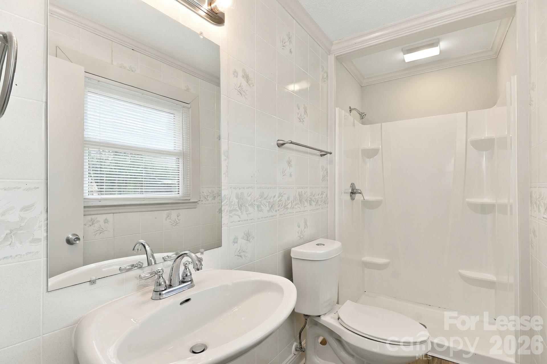 2338 Linwood Road Property Photo 14