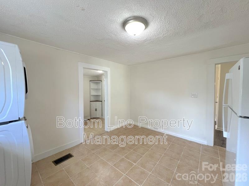 1102 Davidson Avenue Property Photo 6