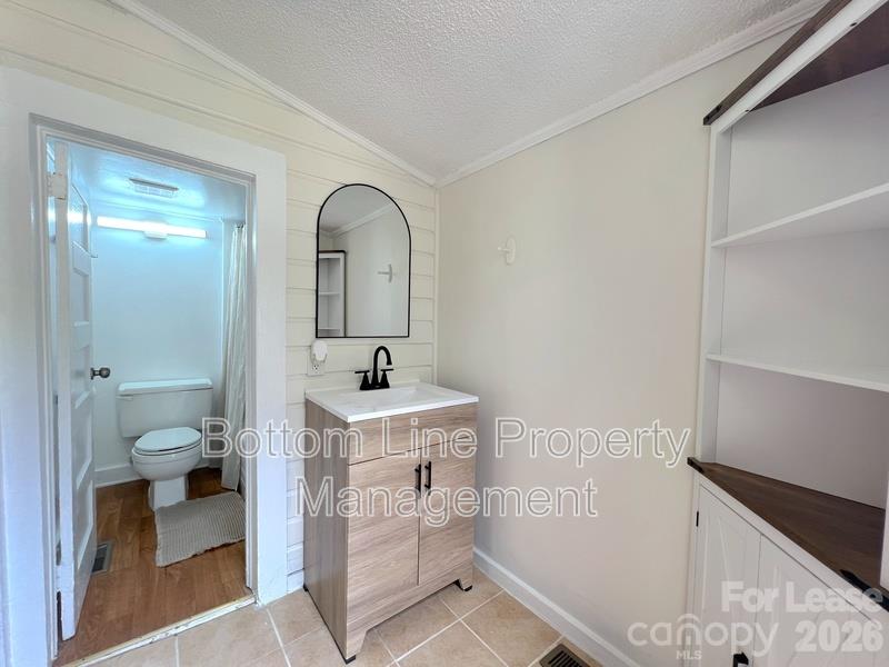 1102 Davidson Avenue Property Photo 11