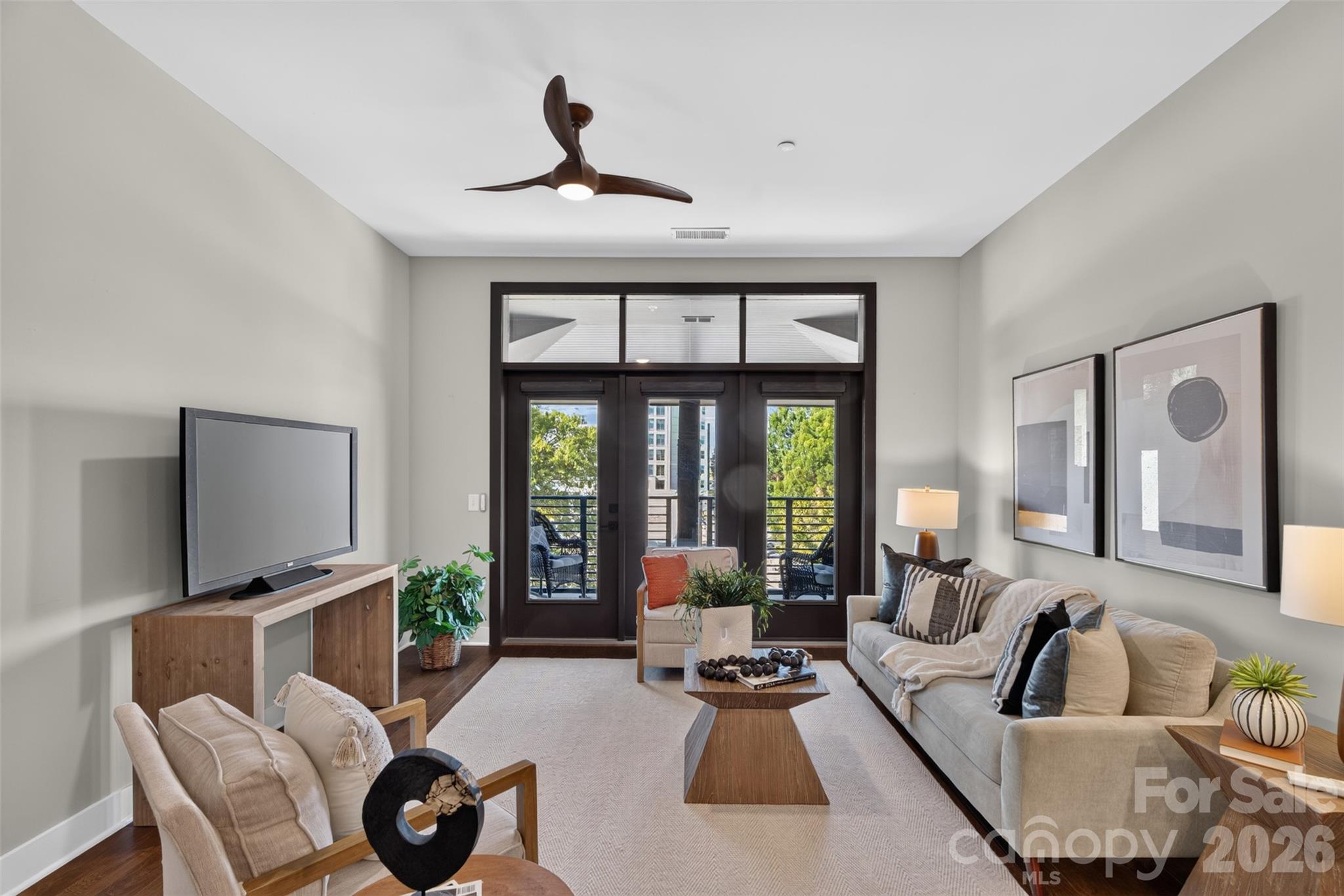 2401 Euclid Avenue 311 Property Photo 7