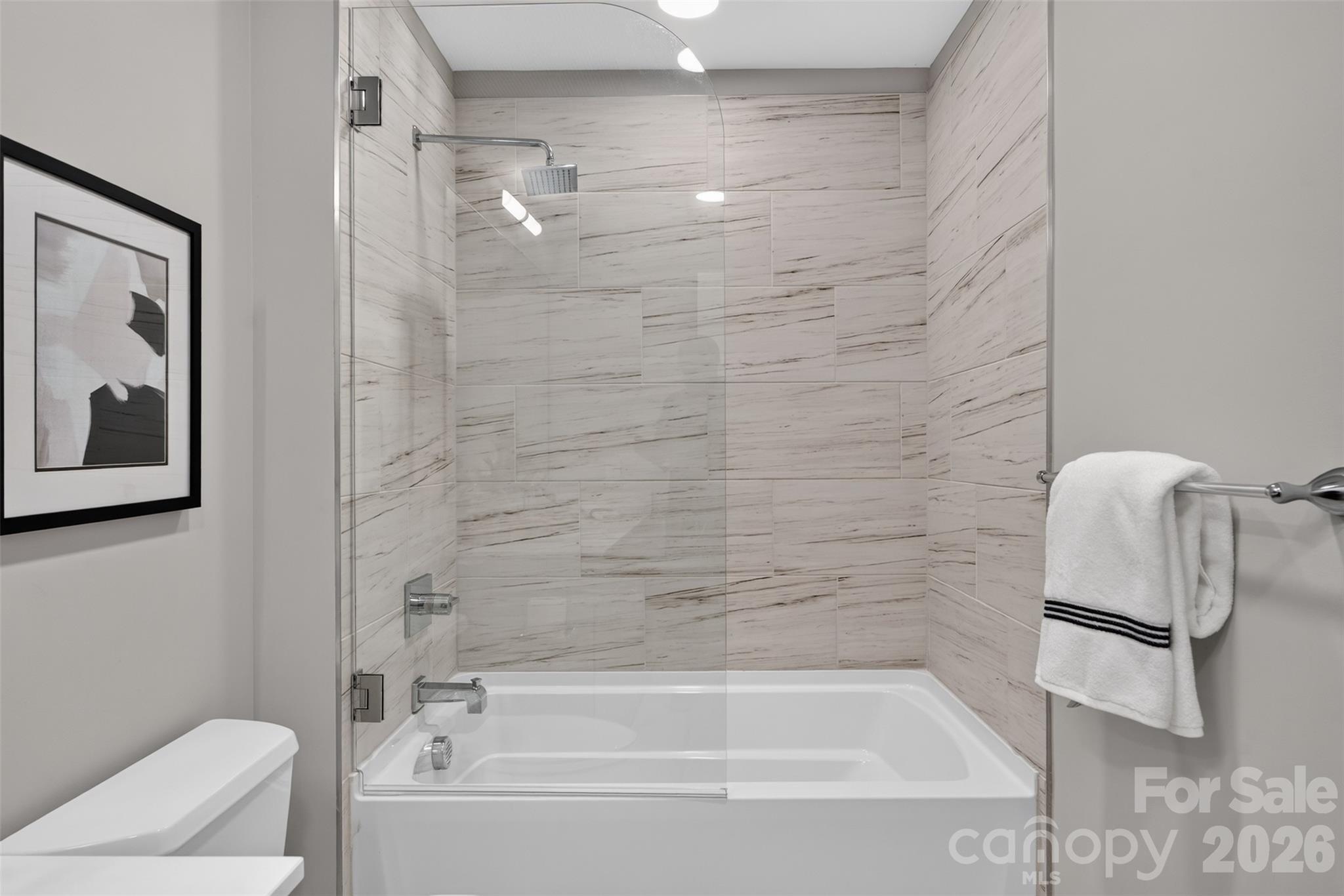 2401 Euclid Avenue 311 Property Photo 15
