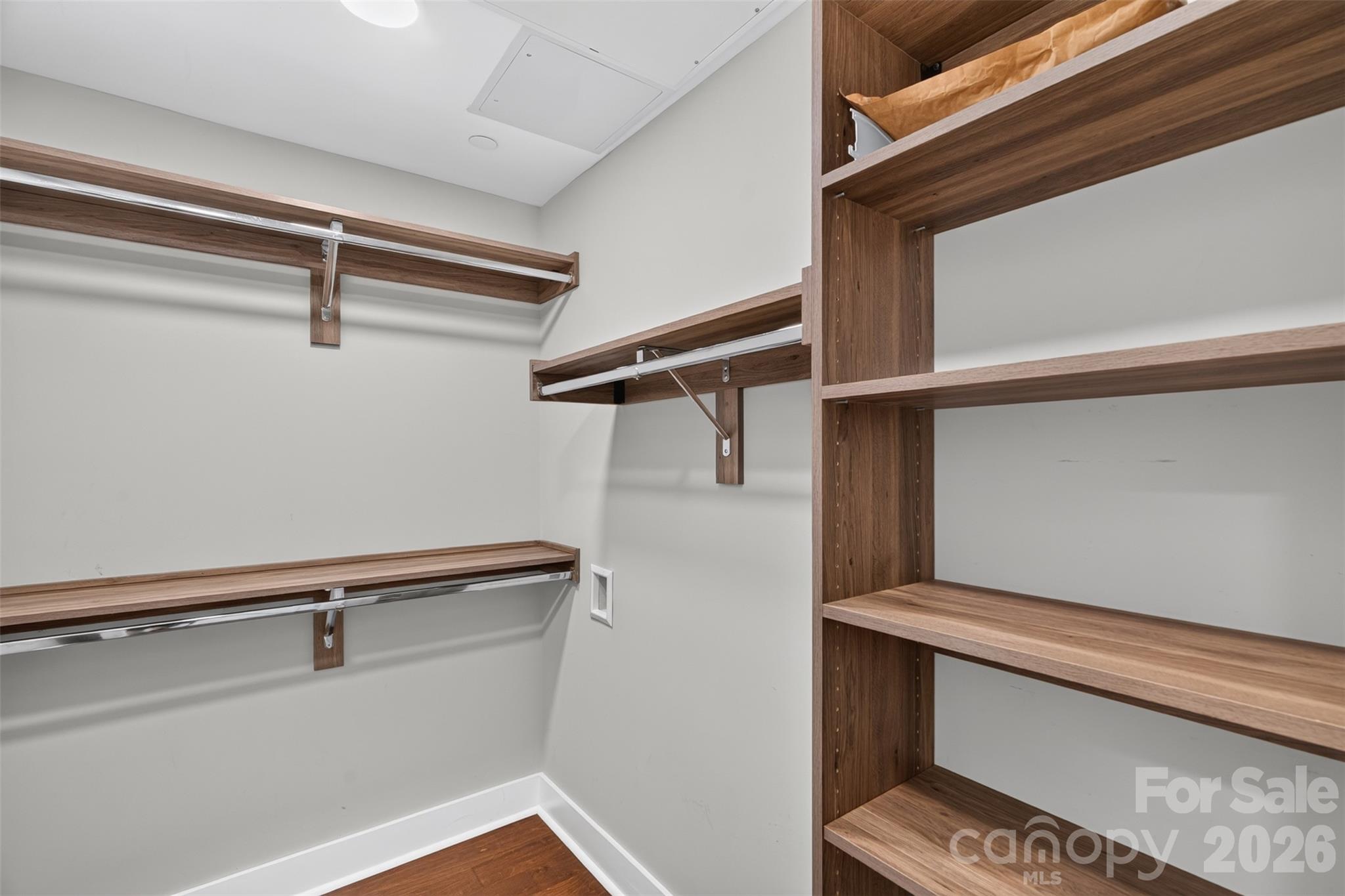 2401 Euclid Avenue 311 Property Photo 16