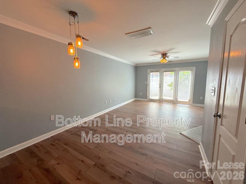 1218 Green Oaks Lane Property Photo 5