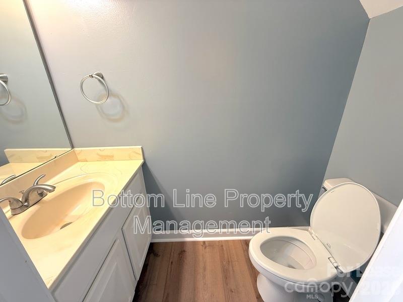 1218 Green Oaks Lane Property Photo 6