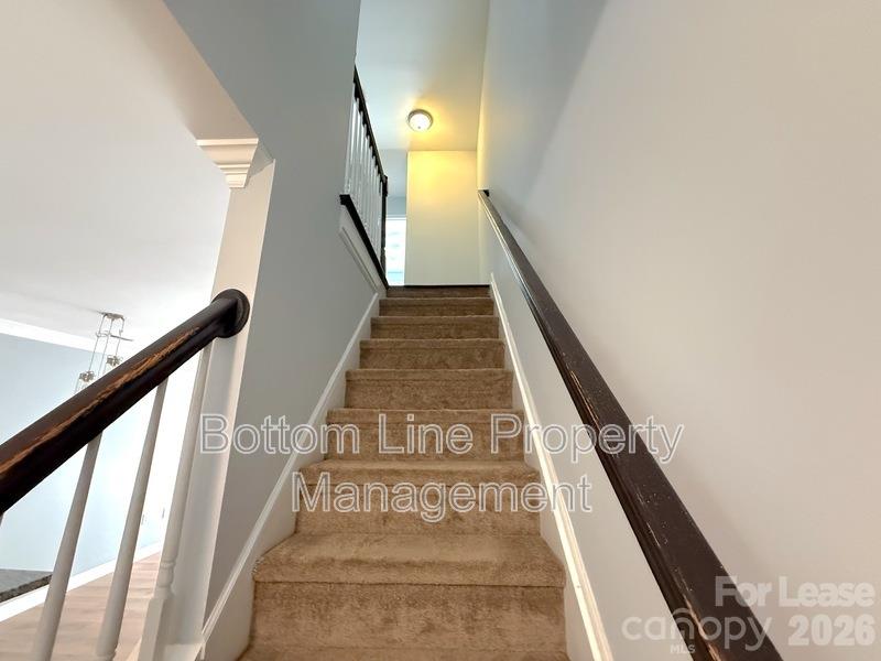 1218 Green Oaks Lane Property Photo 8