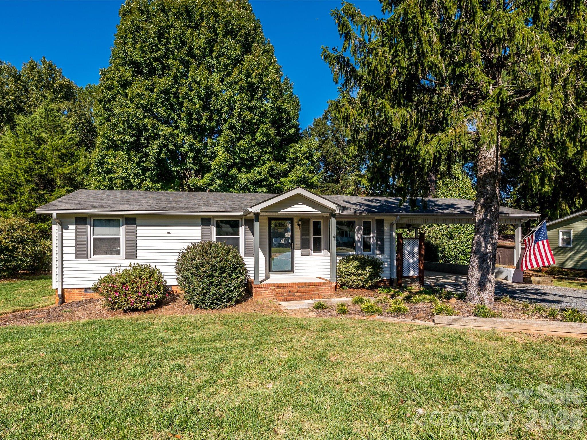 3714 Fieldcrest Circle Property Photo 1