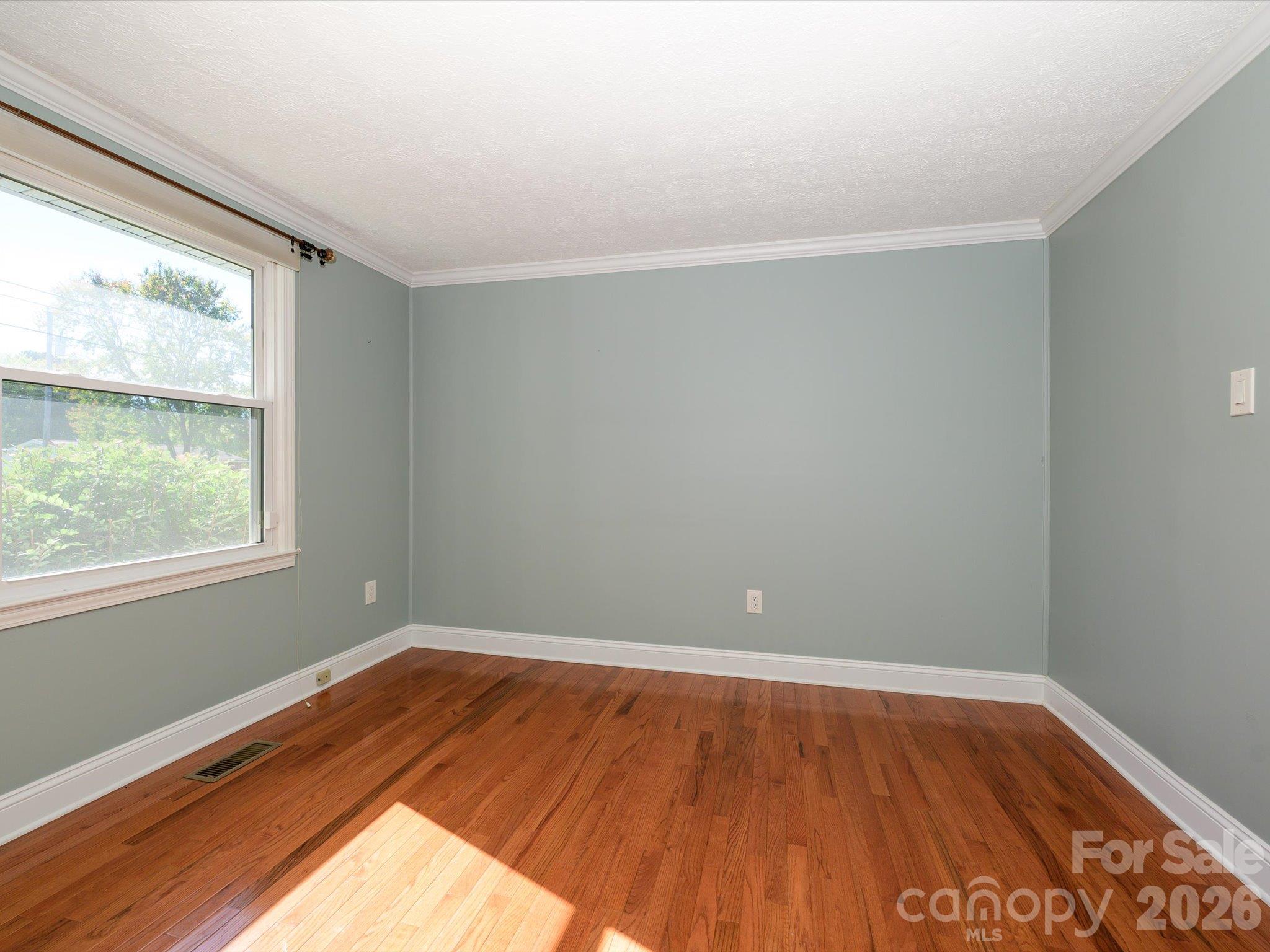 3714 Fieldcrest Circle Property Photo 8