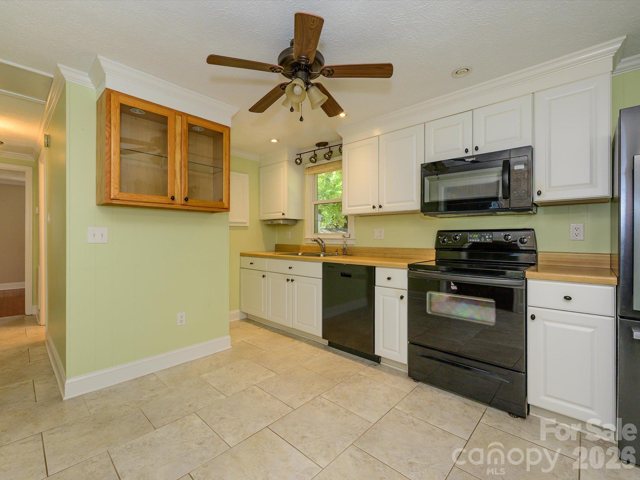3714 Fieldcrest Circle Property Photo 10