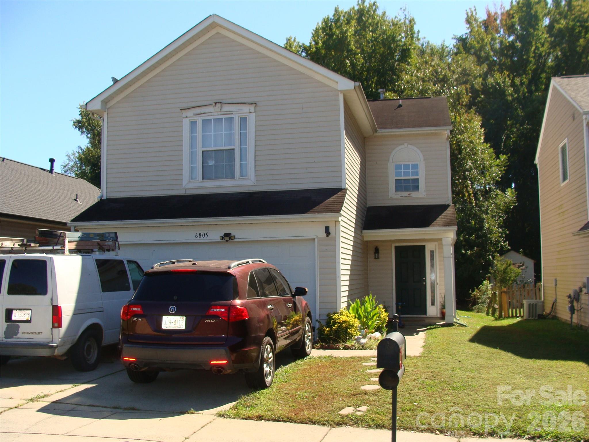 6809 Wallace View Court Property Photo 1