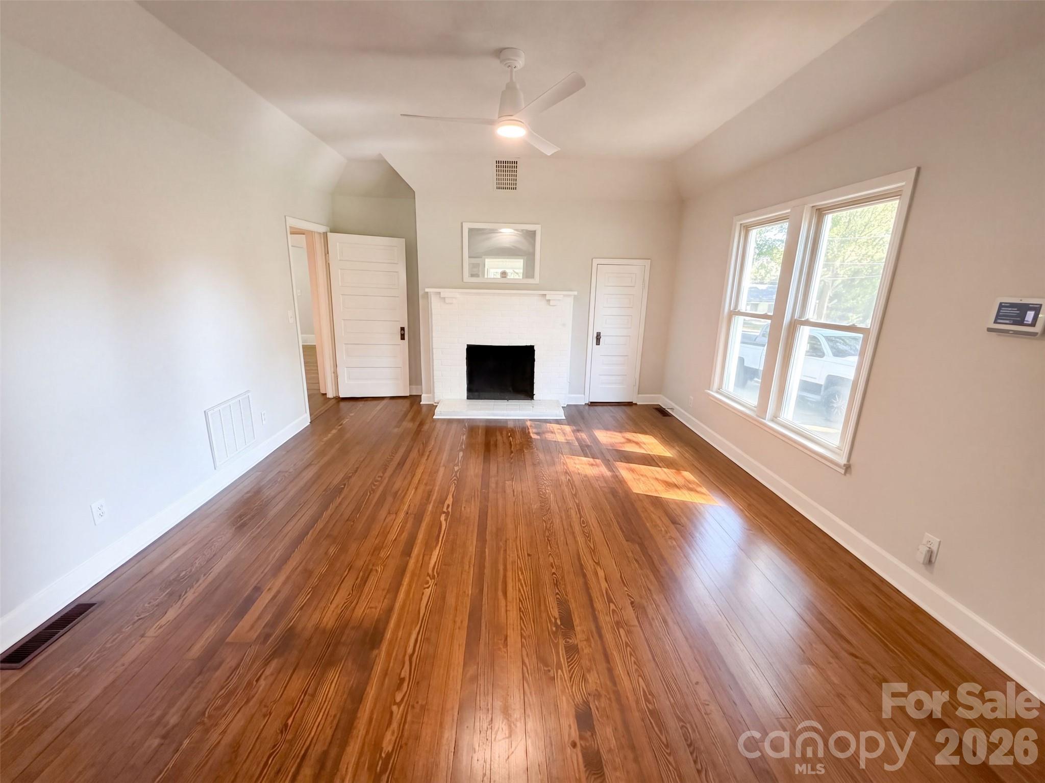 208 Elm Street Property Photo 3