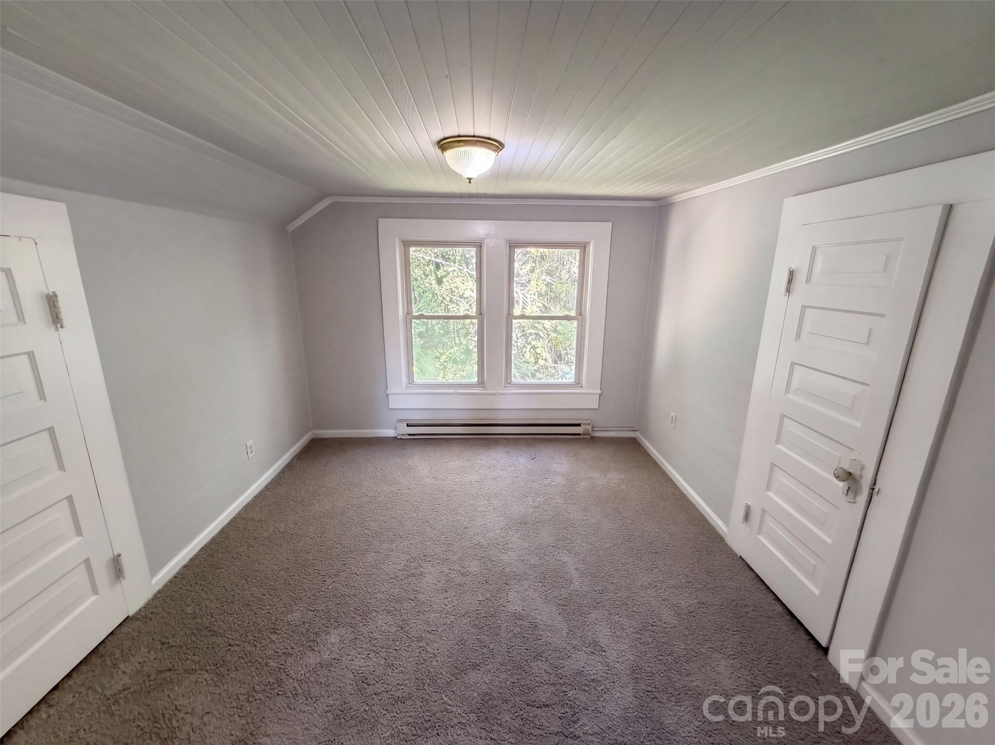 208 Elm Street Property Photo 4