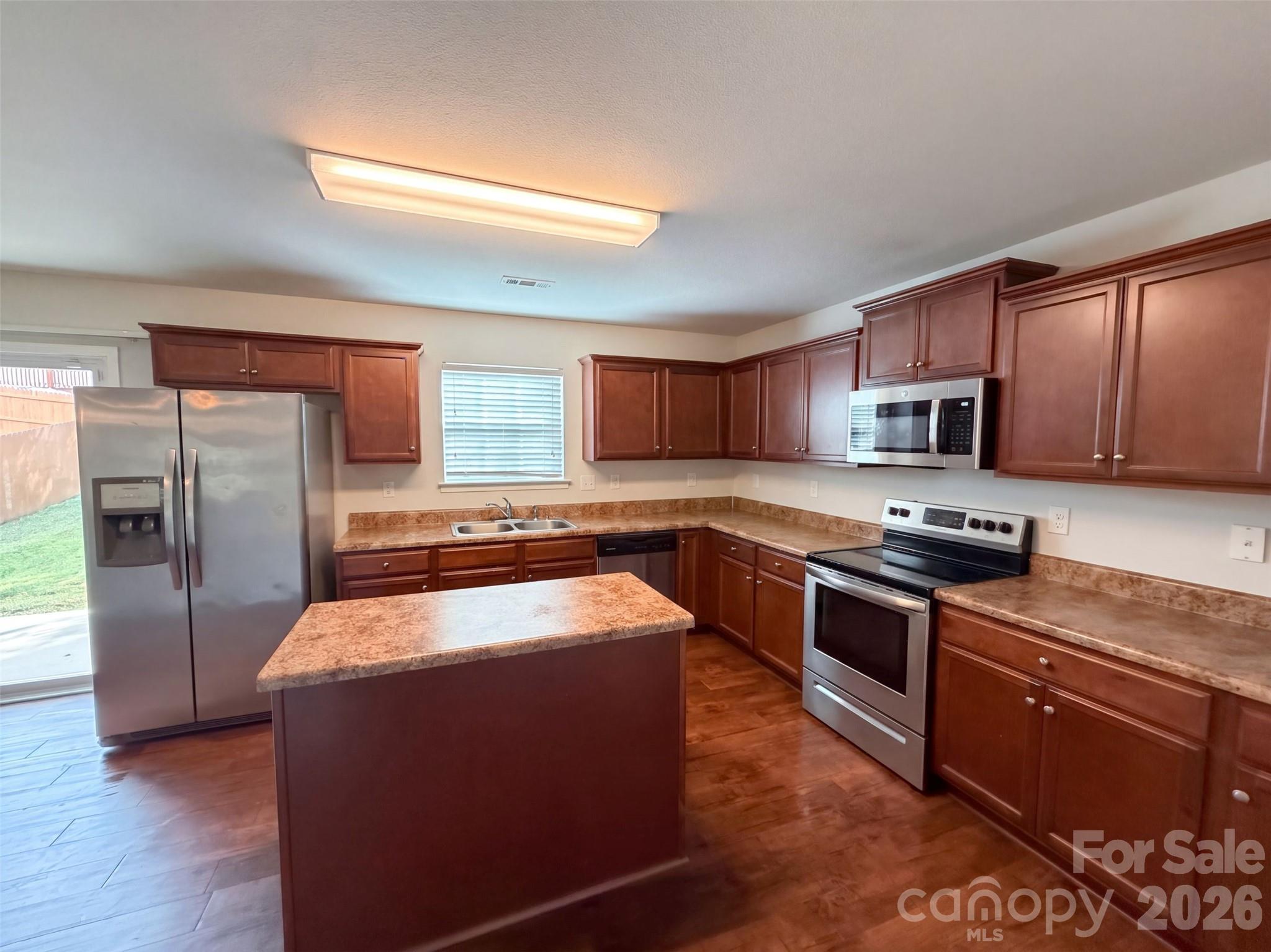 900 Etta Place Property Photo 7