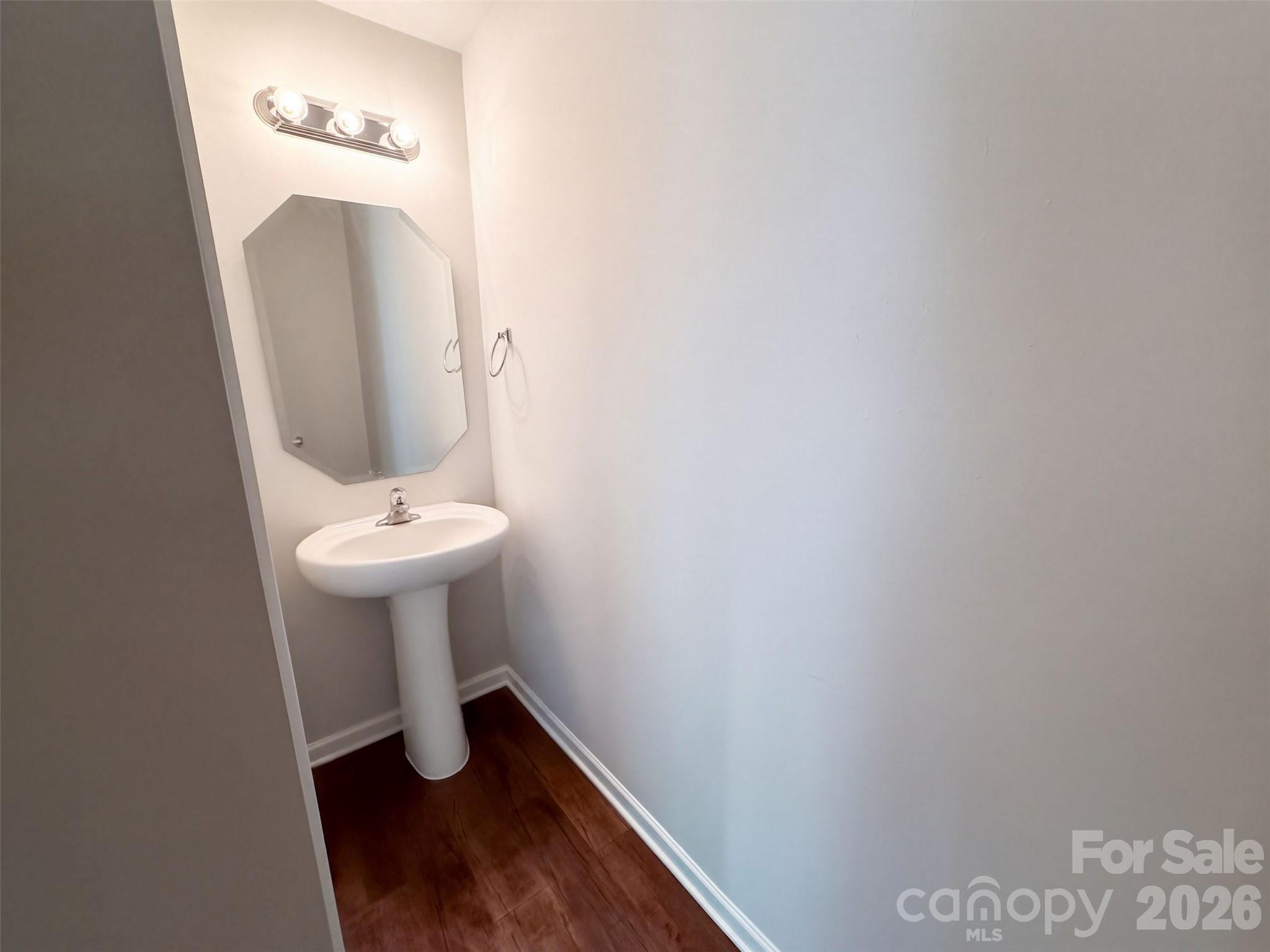 900 Etta Place Property Photo 9