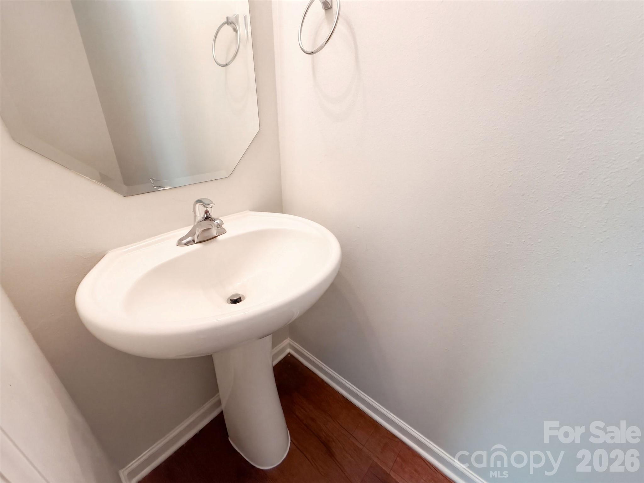 900 Etta Place Property Photo 12