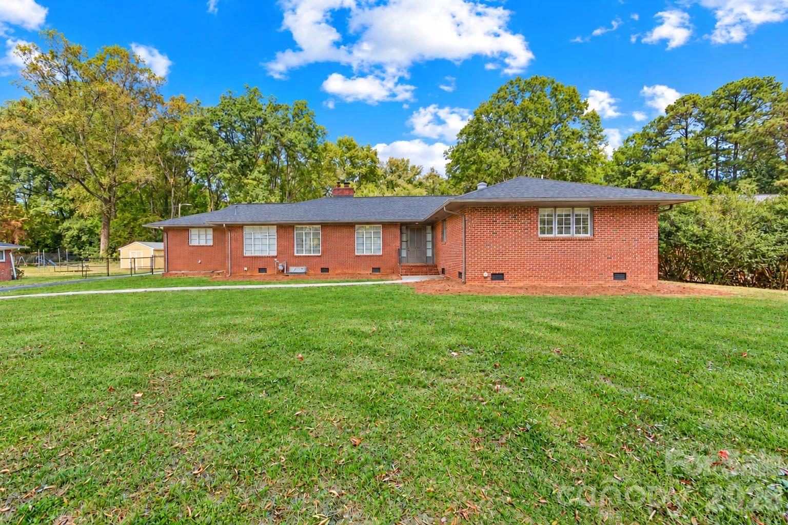 1920 Marlwood Circle Property Photo 1
