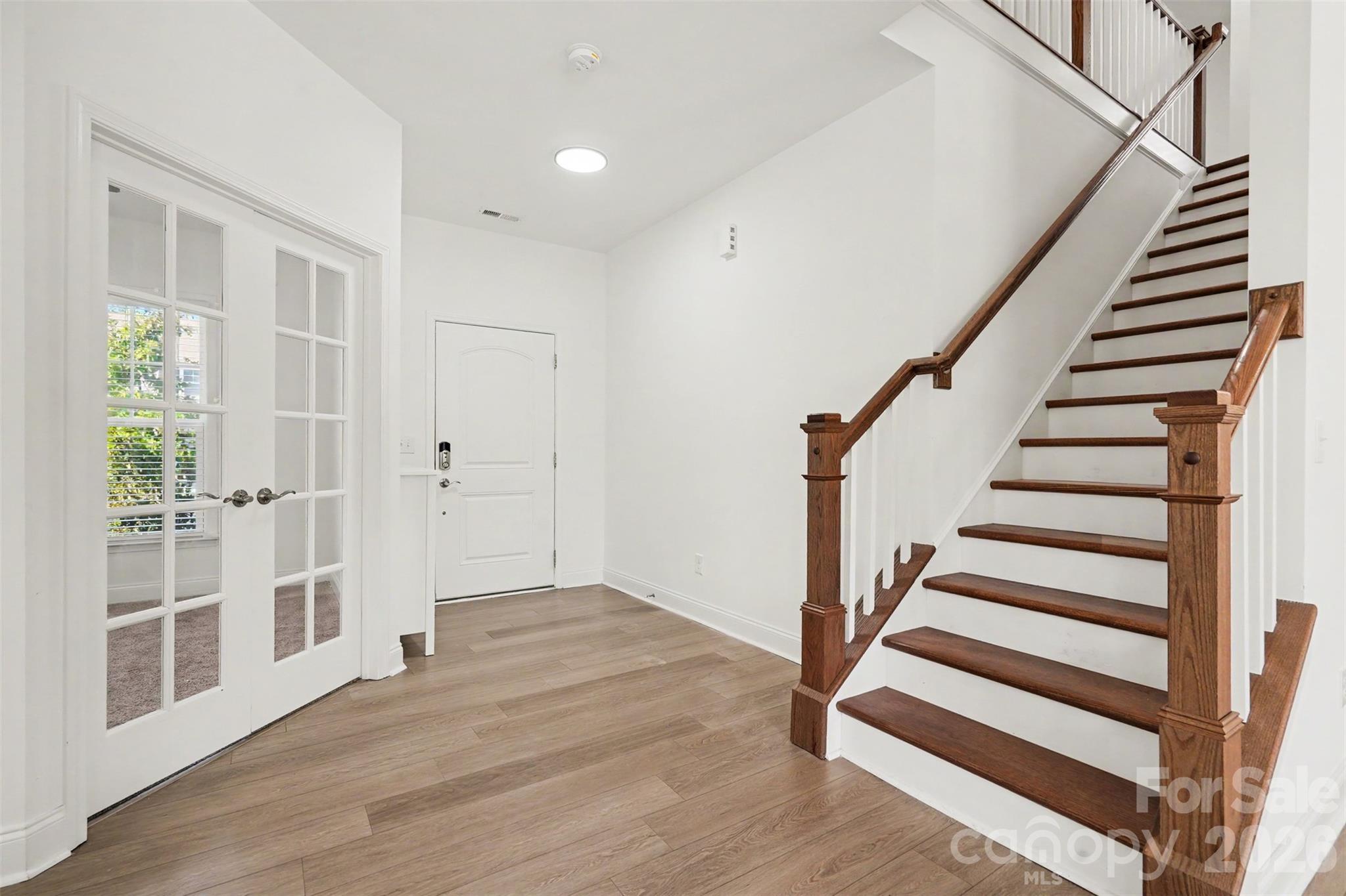 19221 Yellow Birch Drive Property Photo 4