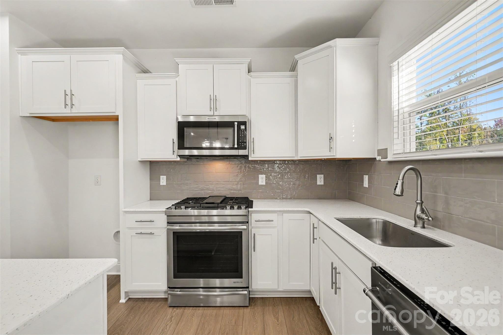 19221 Yellow Birch Drive Property Photo 10