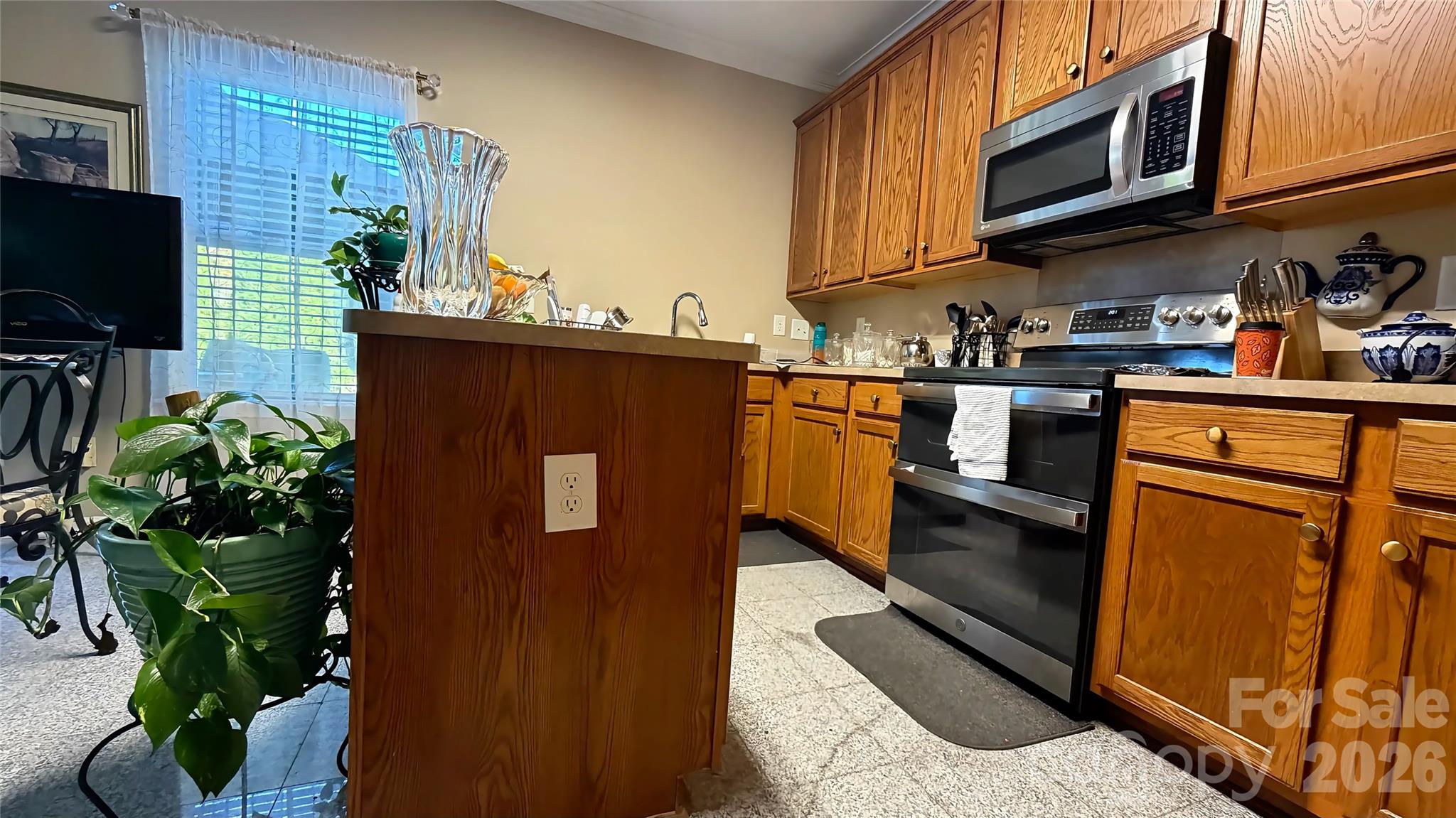 8428 Glaze Court Property Photo 12