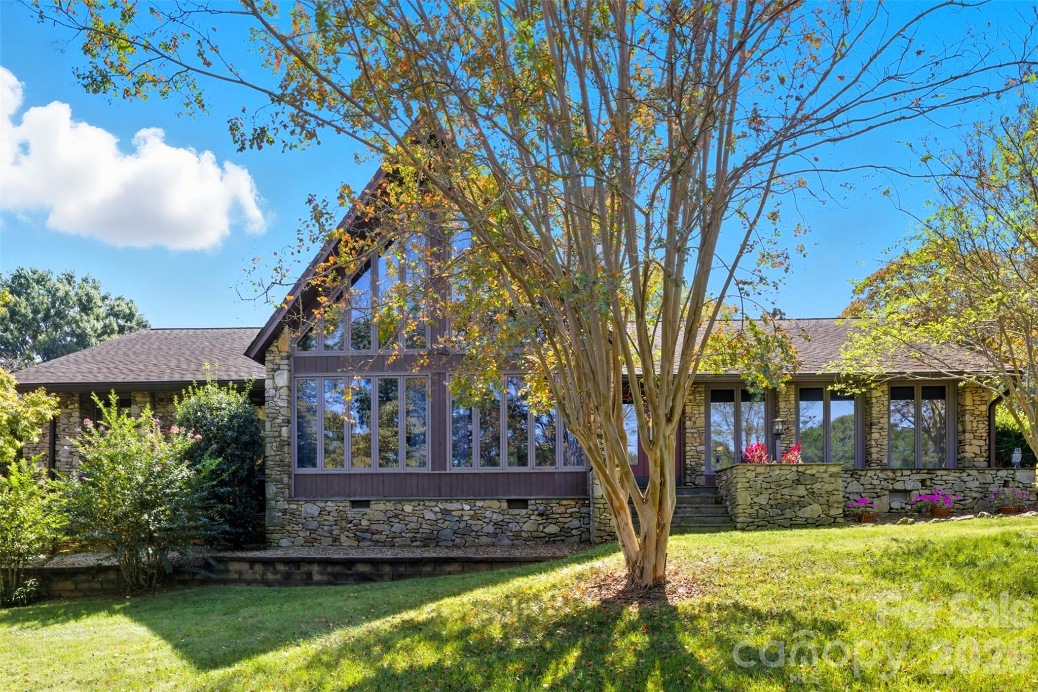 1515 Heatherloch Drive Property Photo 1