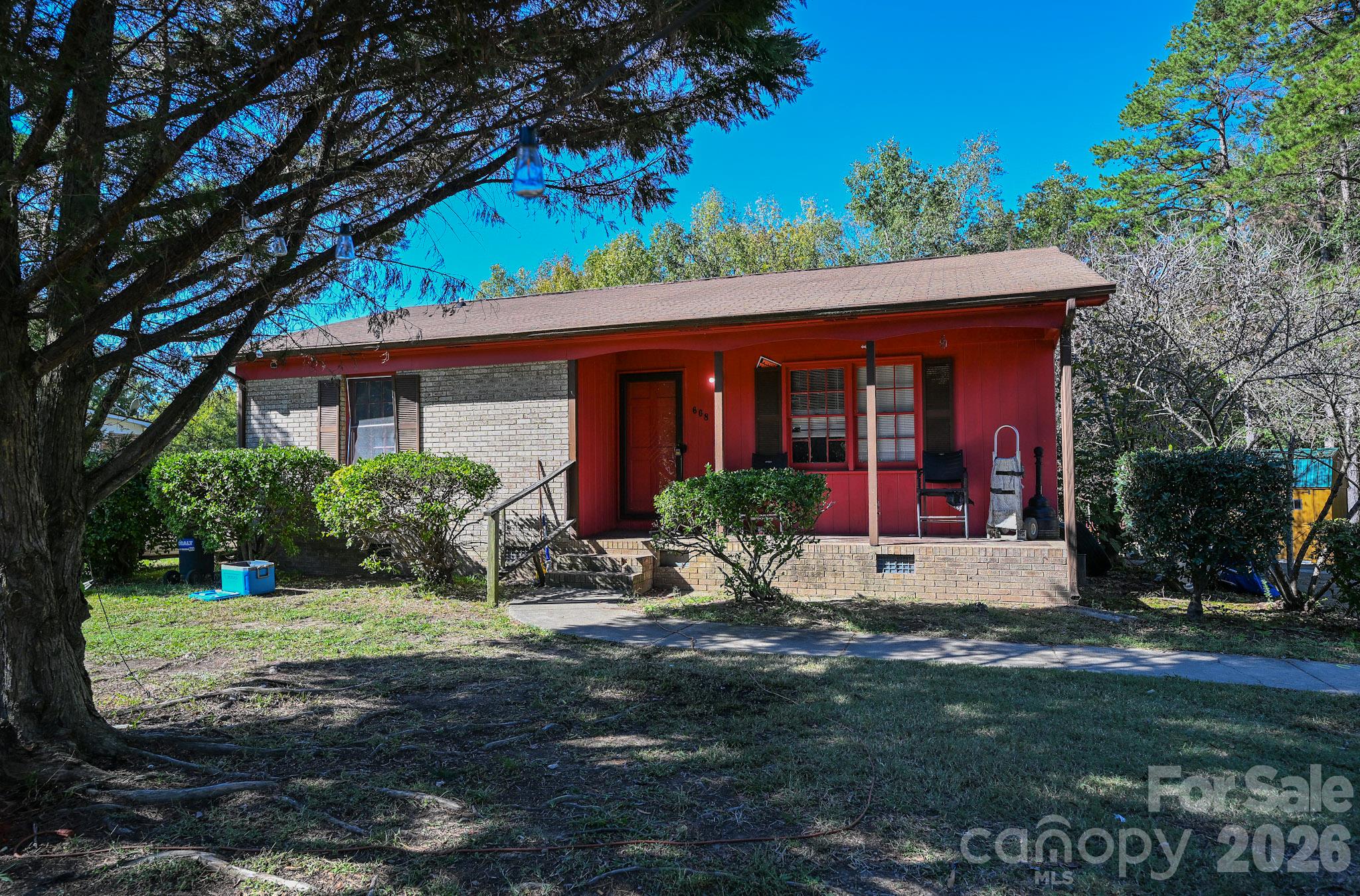 608 Sturdivant Street Property Photo 1