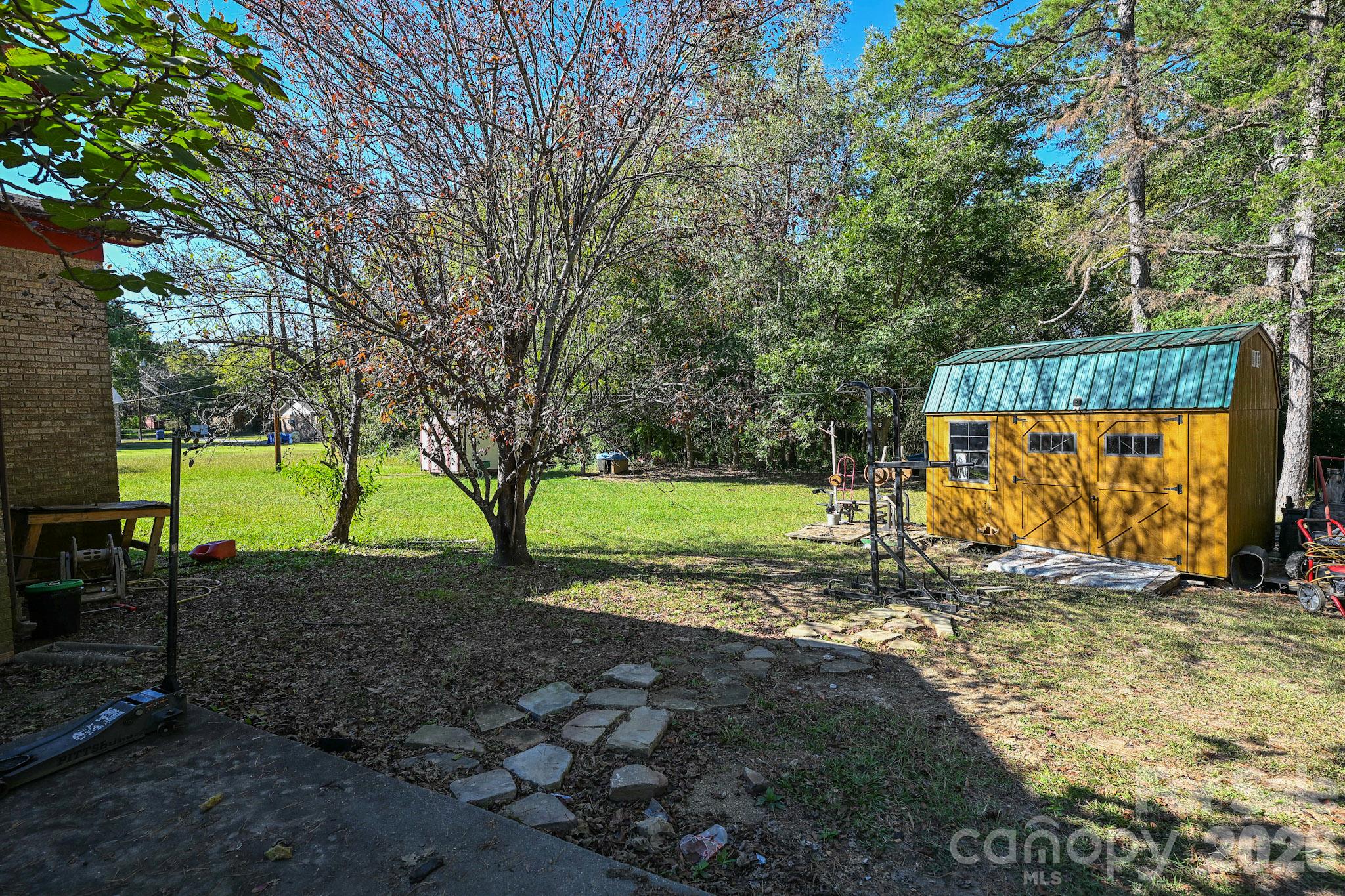 608 Sturdivant Street Property Photo 2