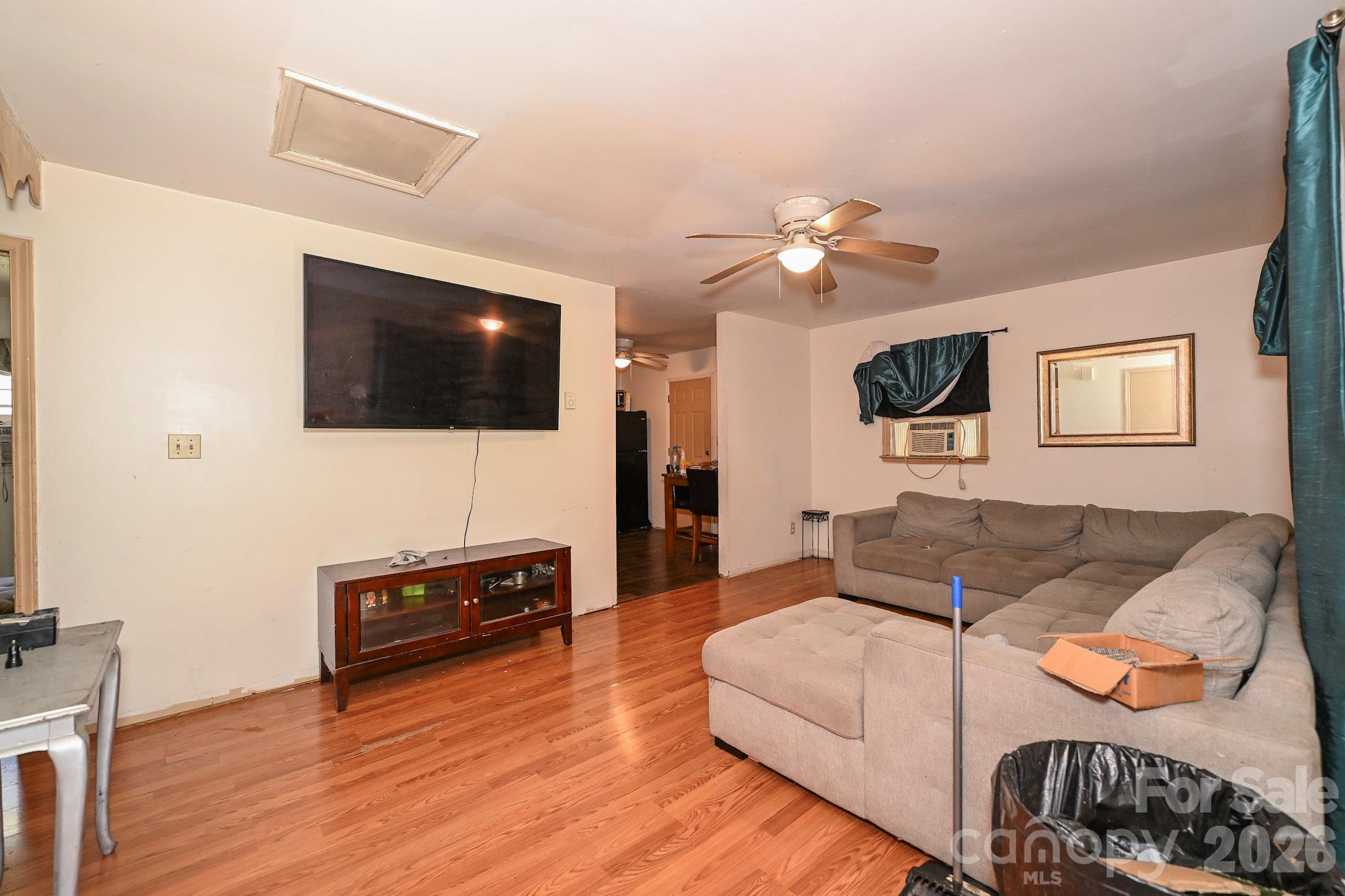 608 Sturdivant Street Property Photo 6