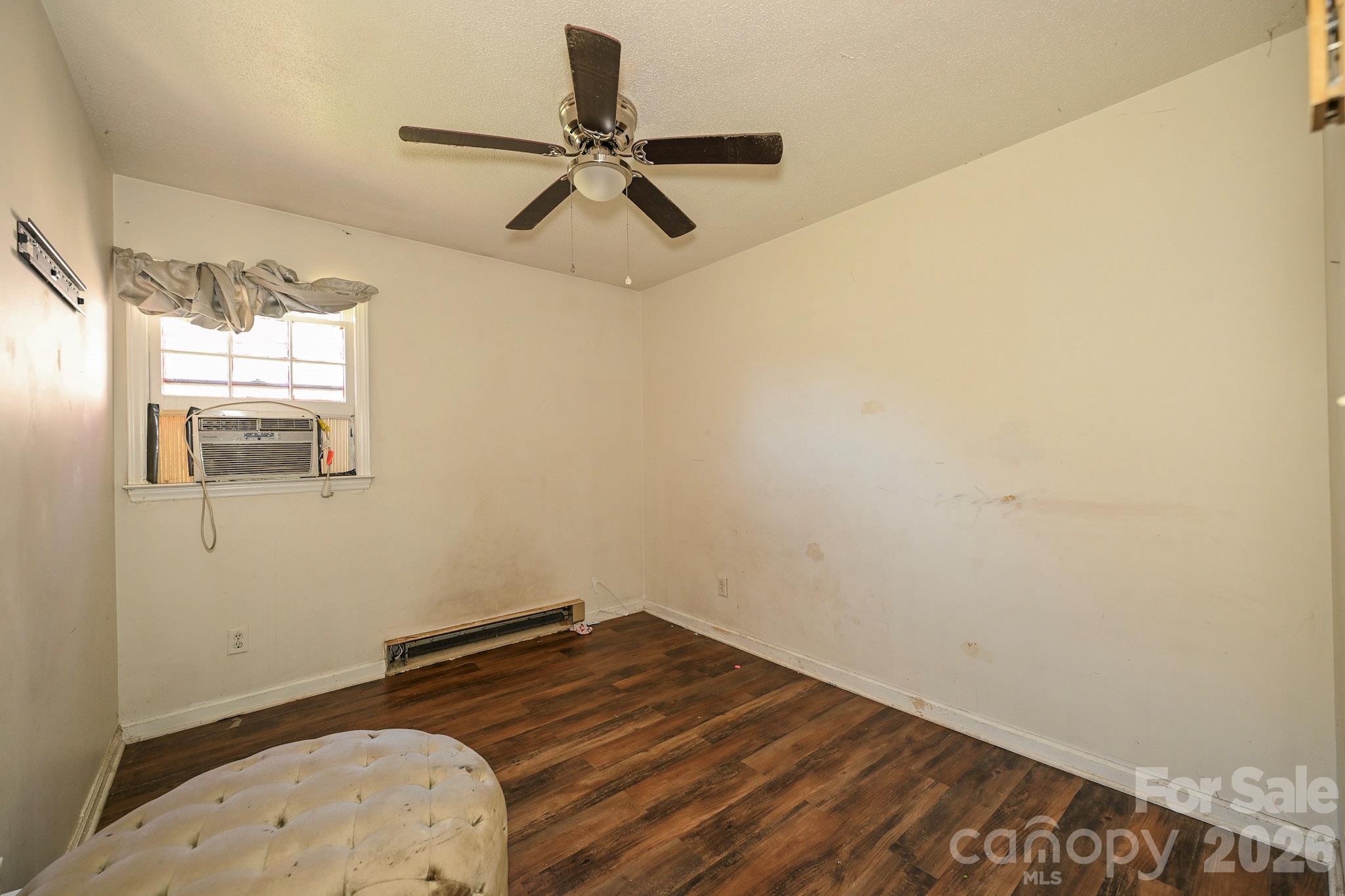 608 Sturdivant Street Property Photo 8