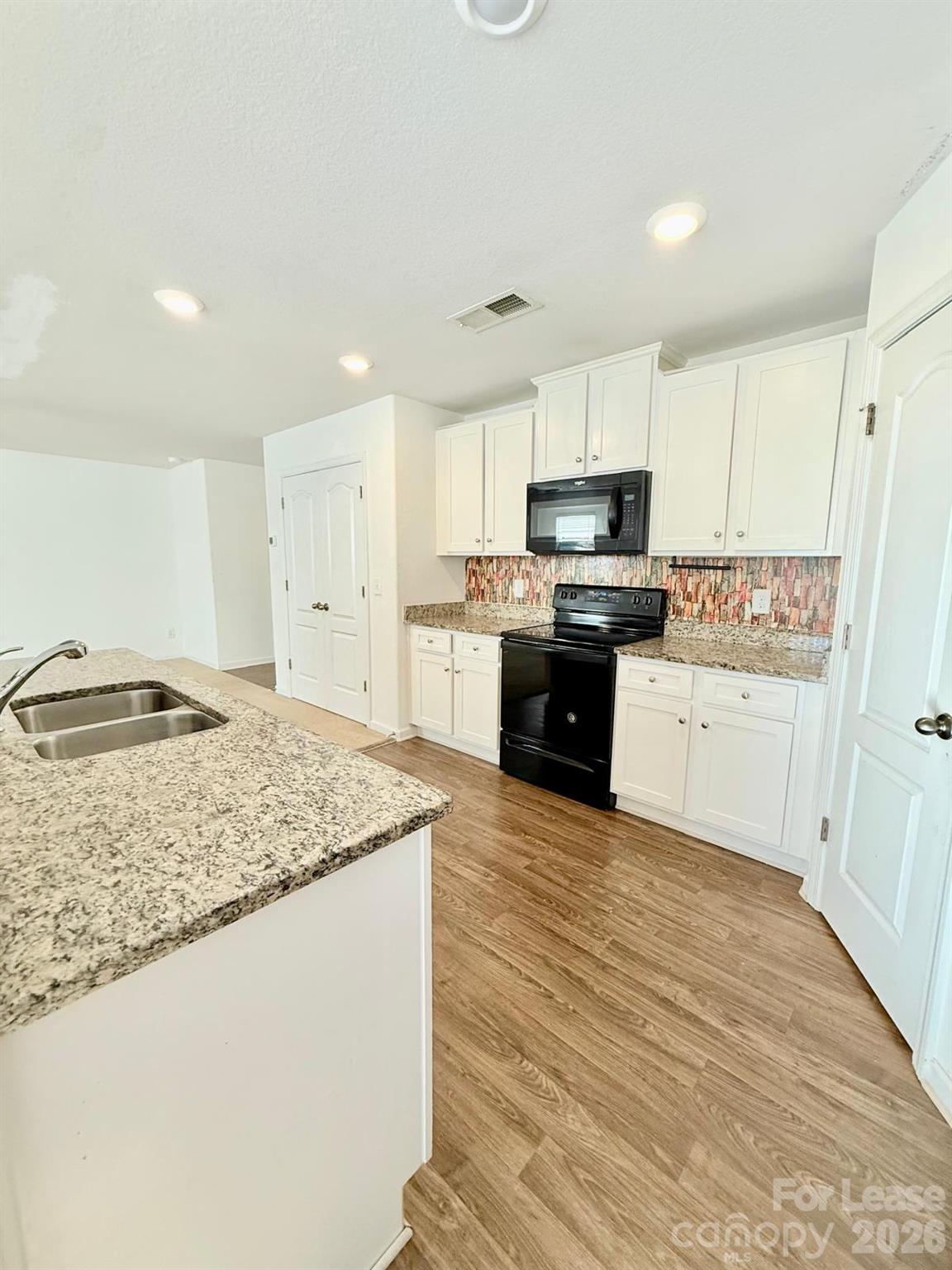 2101 Talbert Court Property Photo 6