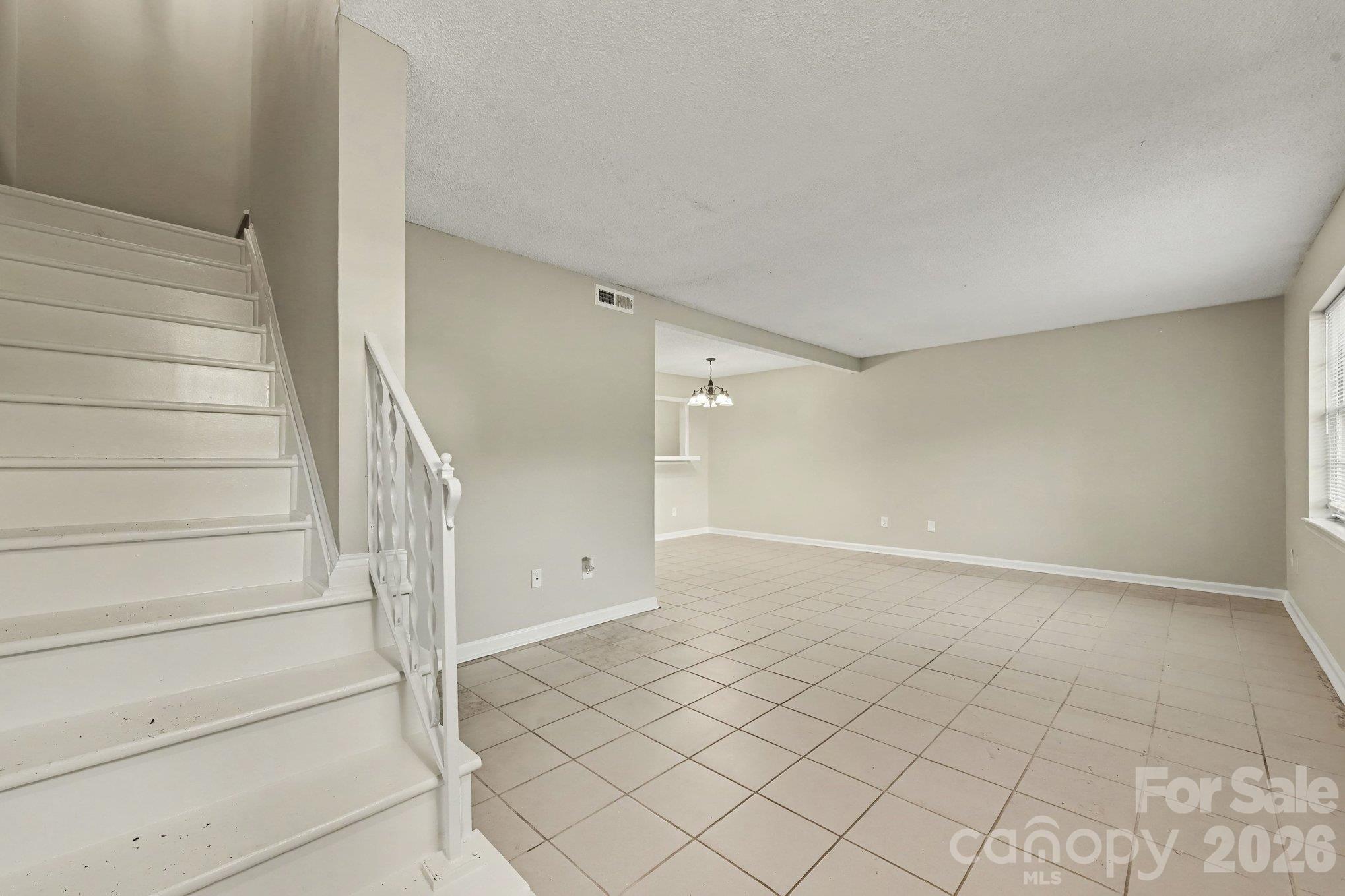 11059 Hunter Trail Lane Property Photo 3