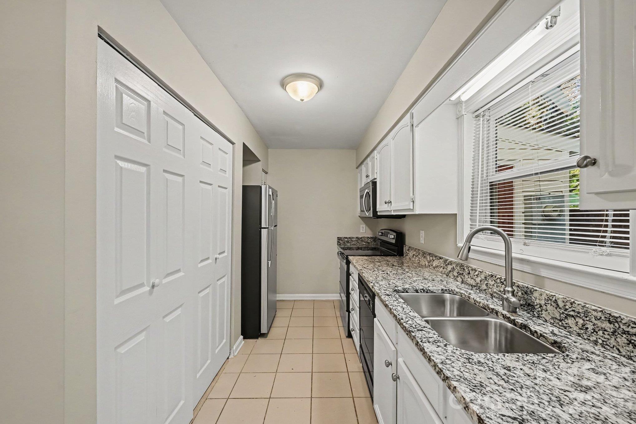 11059 Hunter Trail Lane Property Photo 7