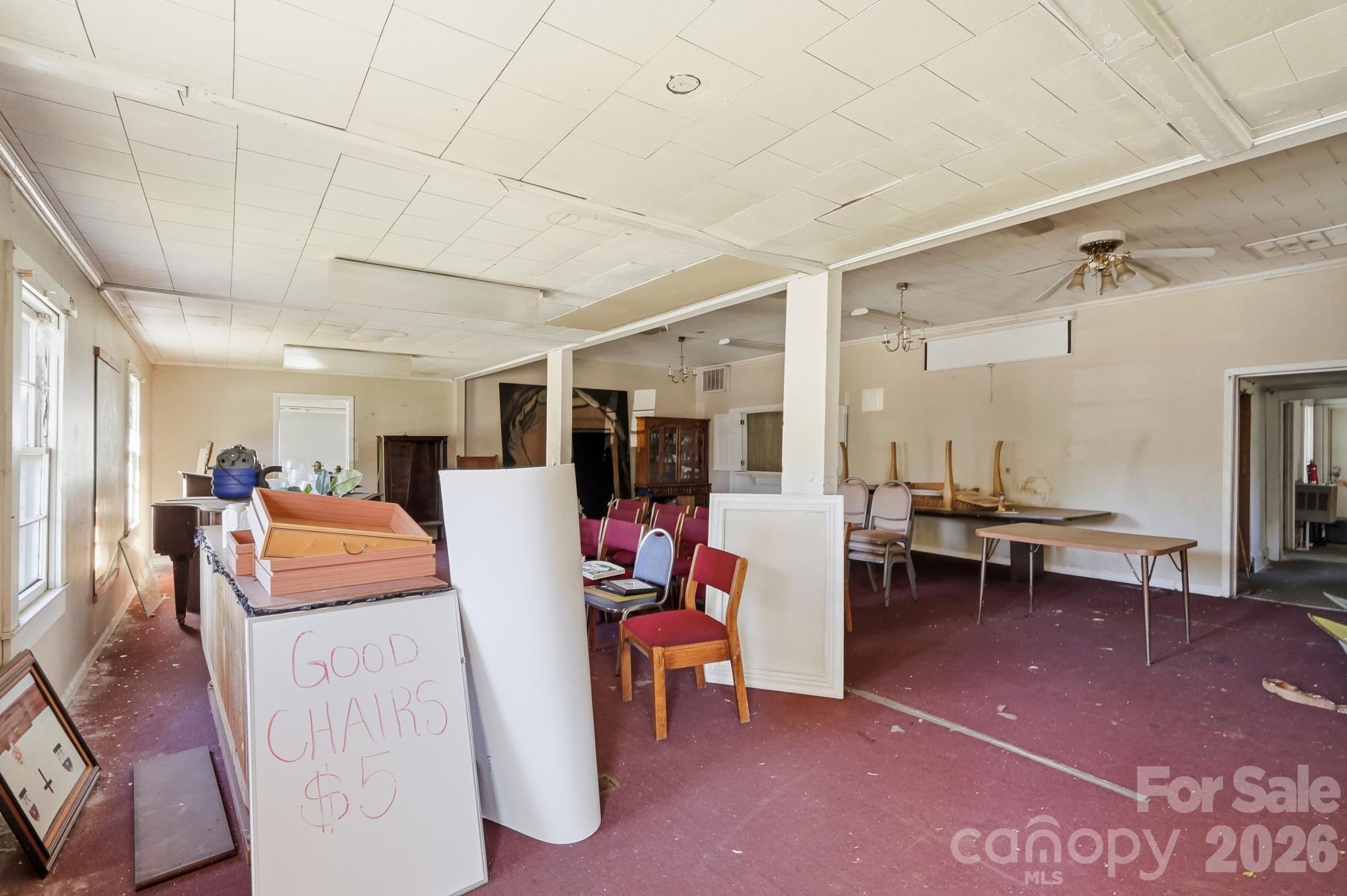 706 Old North Main Street Property Photo 10