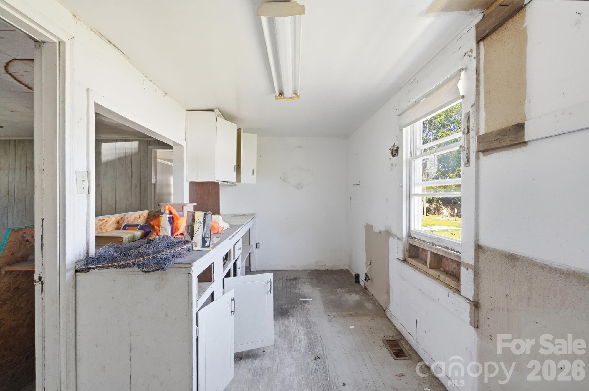 706 Old North Main Street Property Photo 24