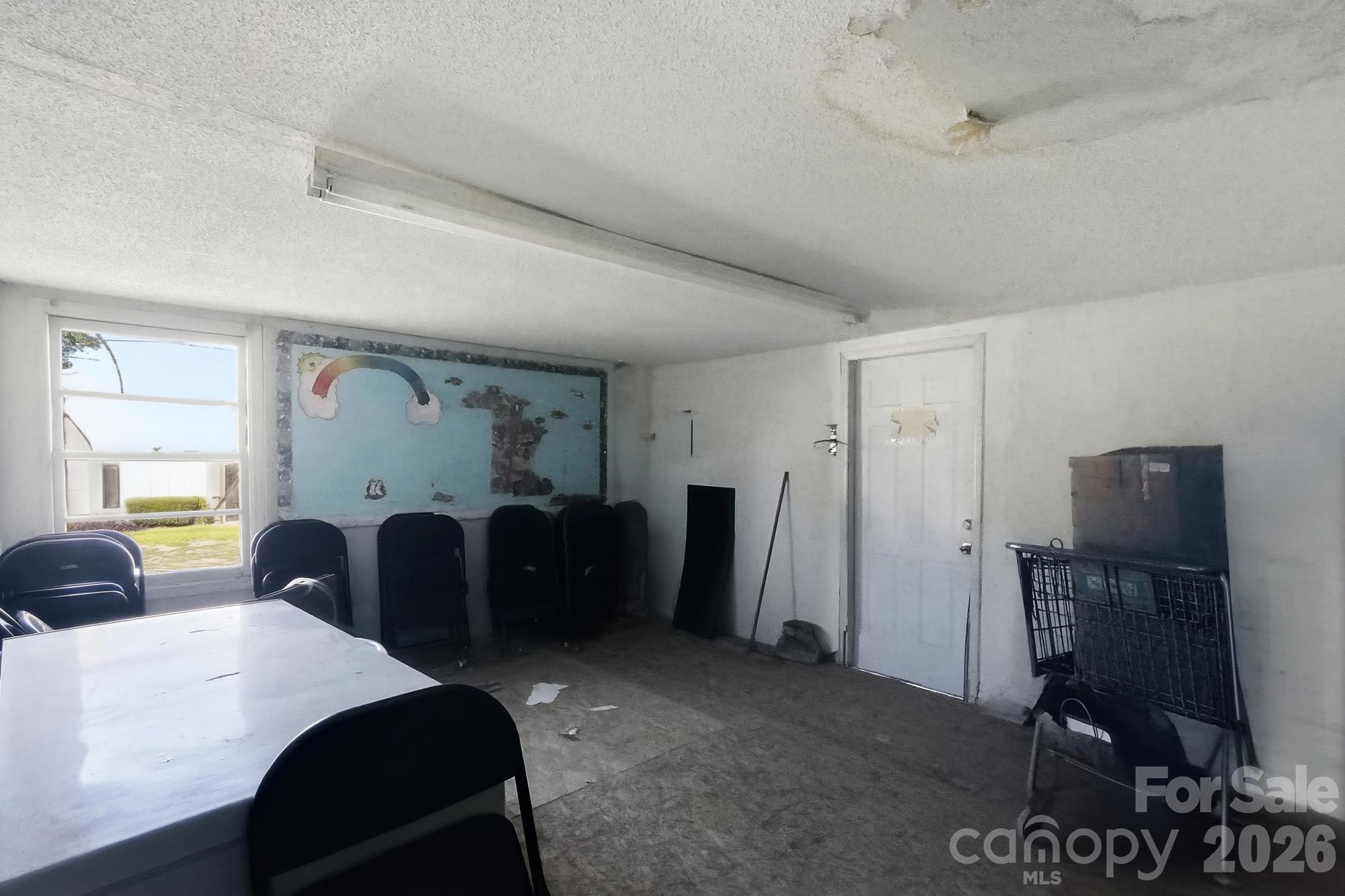 706 Old North Main Street Property Photo 25