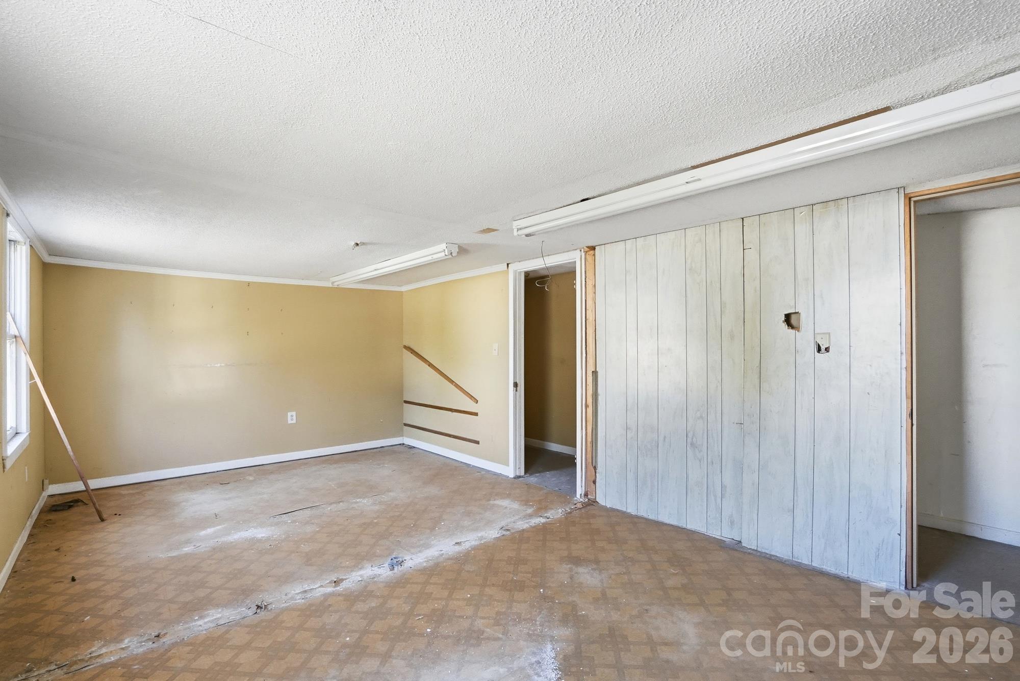 706 Old North Main Street Property Photo 29
