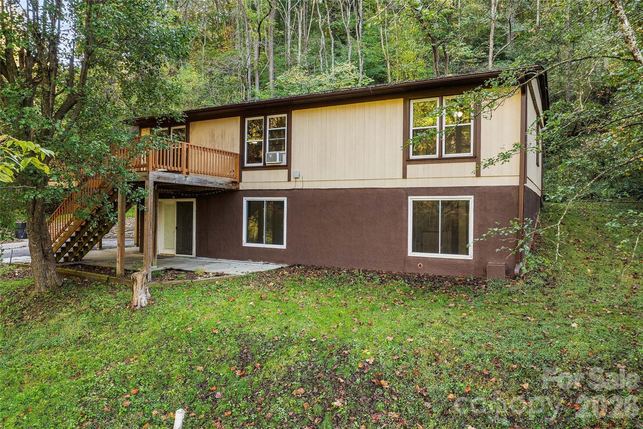 376 Roberts Hill Road Property Photo 1