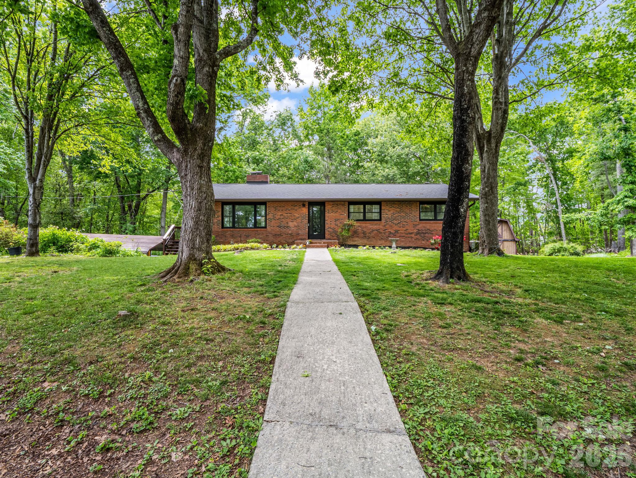 92 Greenwood Acres Drive Property Photo 1