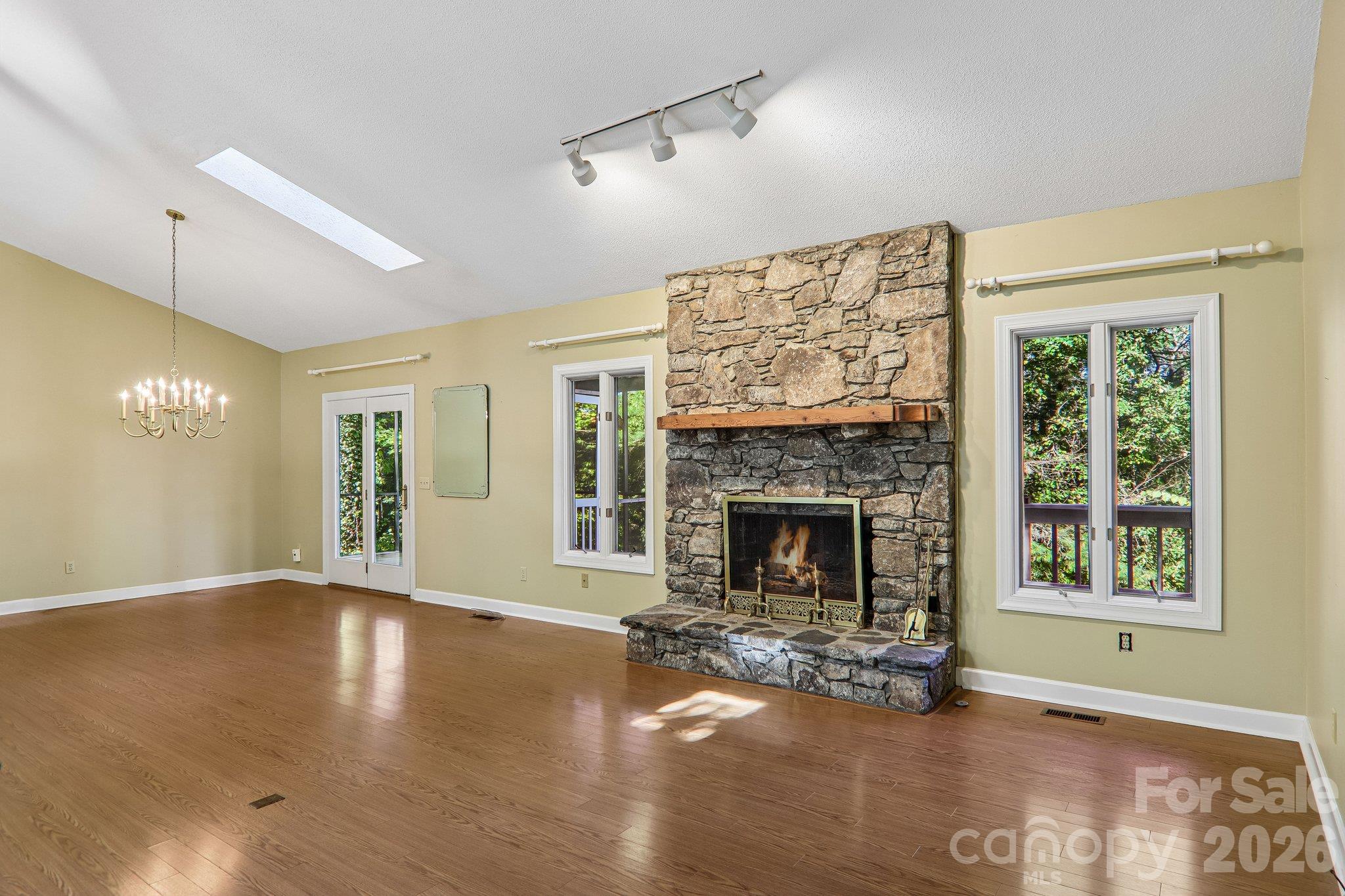 108 Kenwood Drive Property Photo 6
