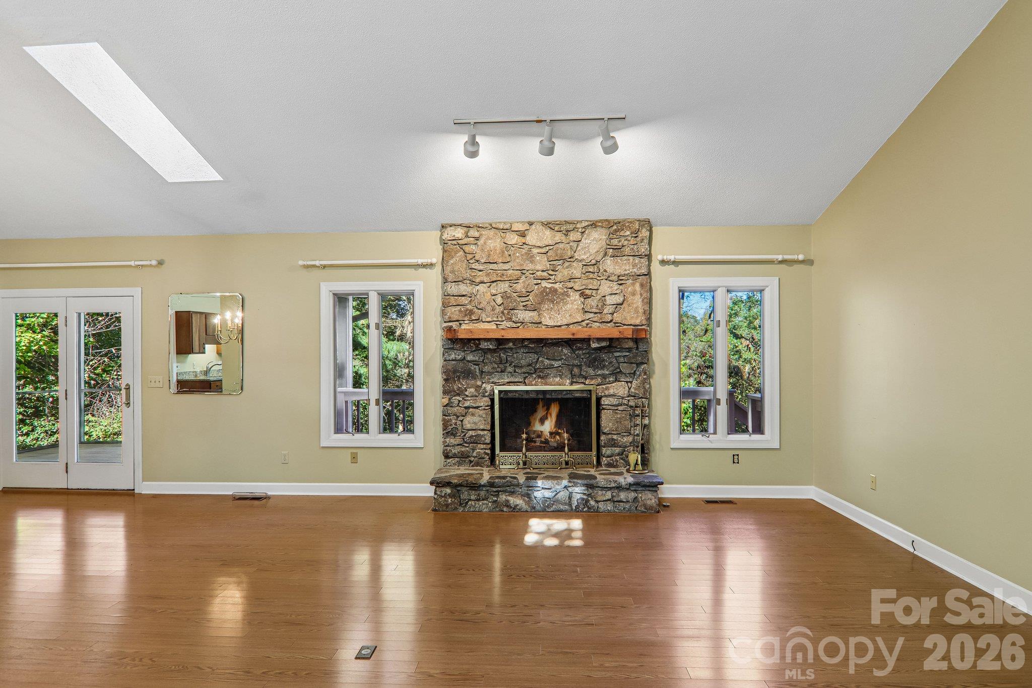 108 Kenwood Drive Property Photo 7