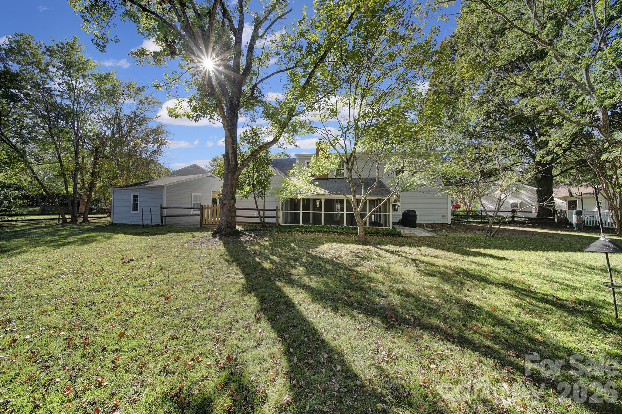 2004 Glouchester Circle Property Photo 31