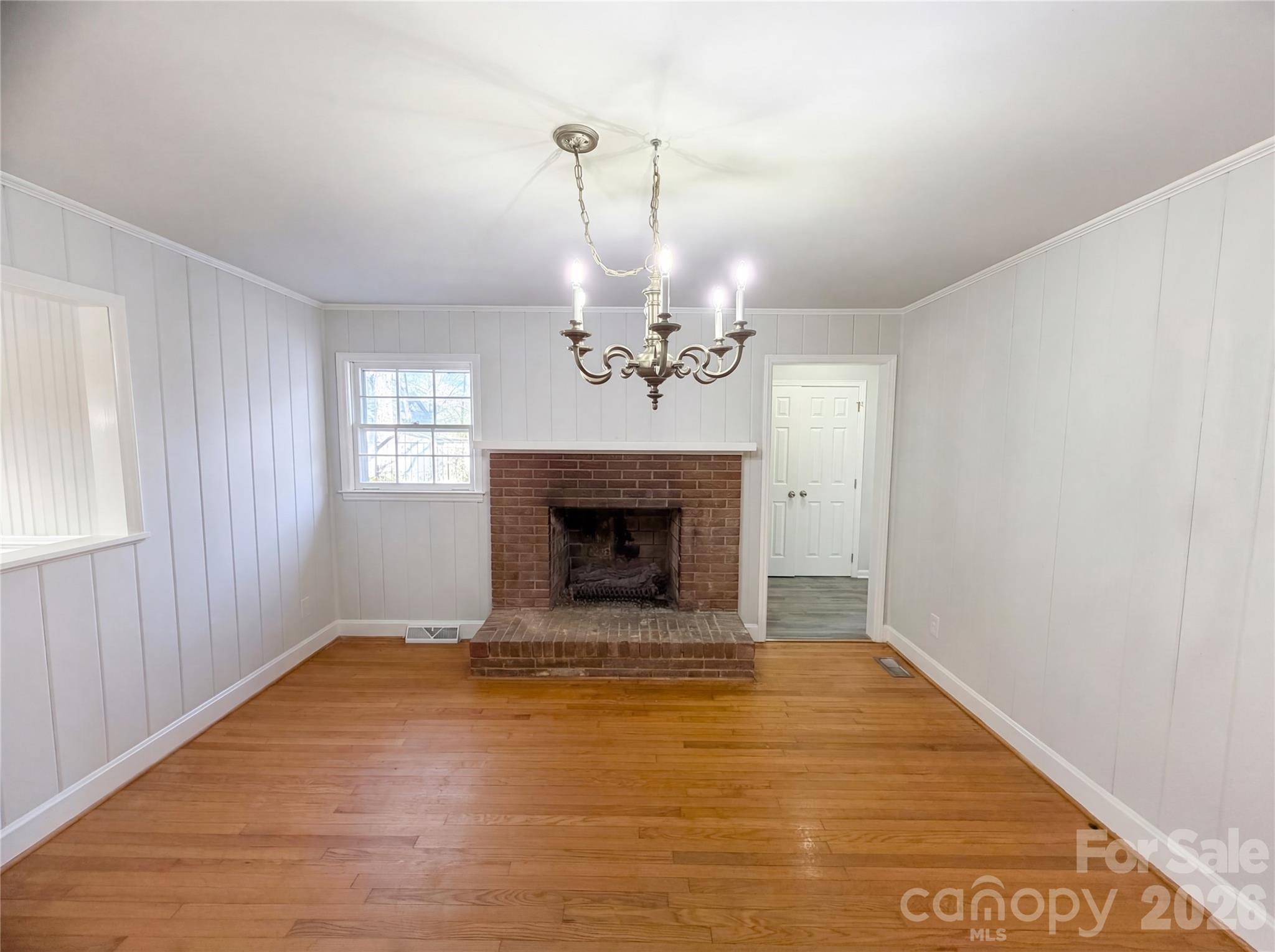 1512 Buckingham Avenue 16 Property Photo 4