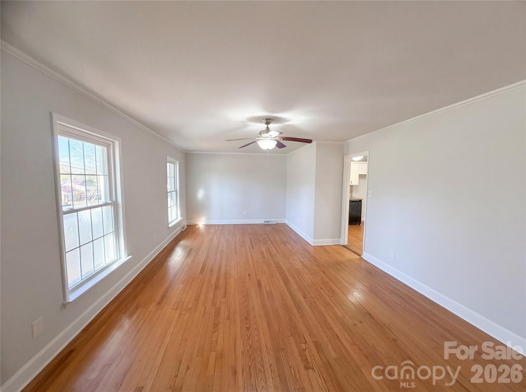 1512 Buckingham Avenue 16 Property Photo 9
