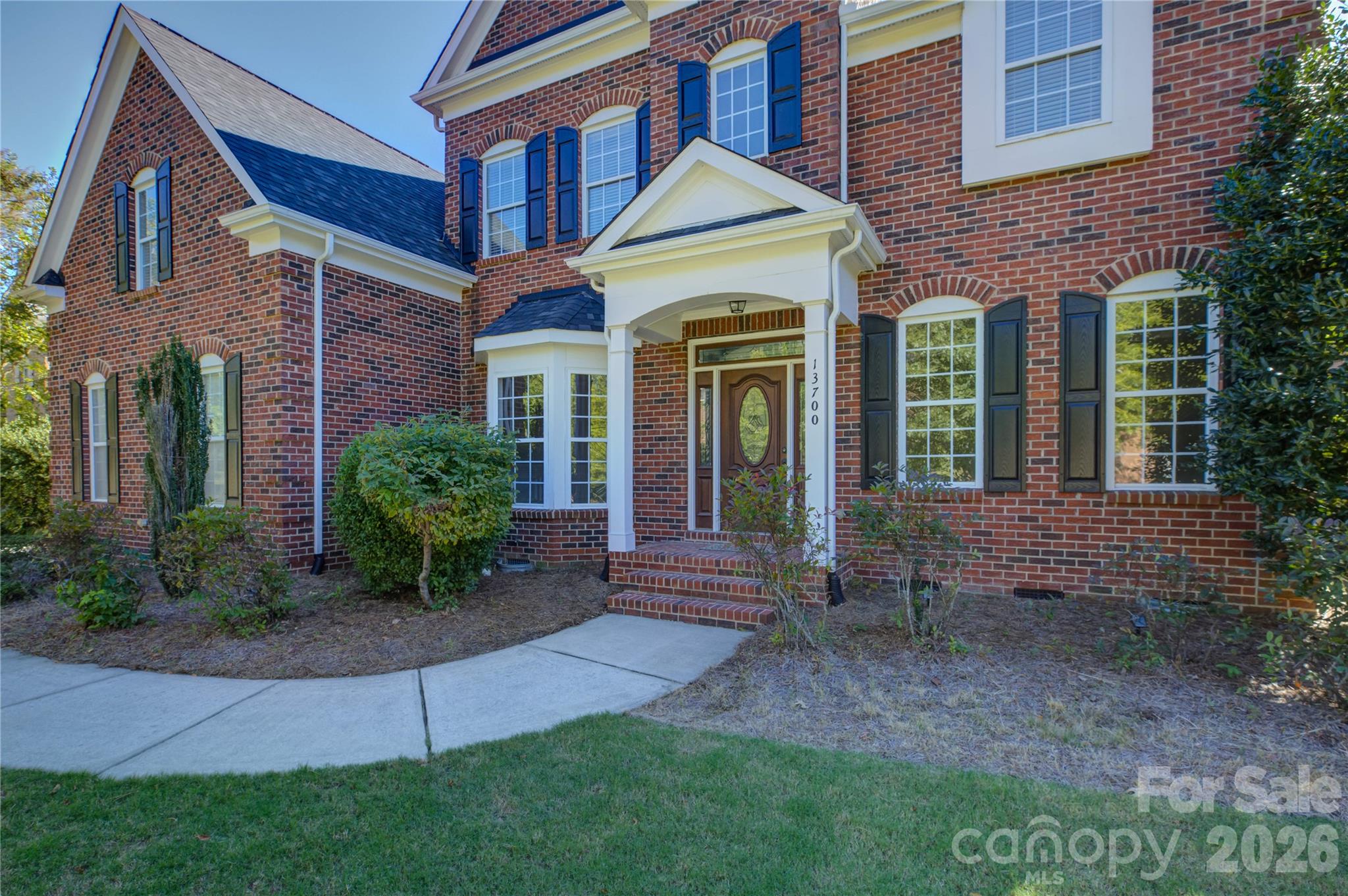13700 Glen Abbey Drive Property Photo 2