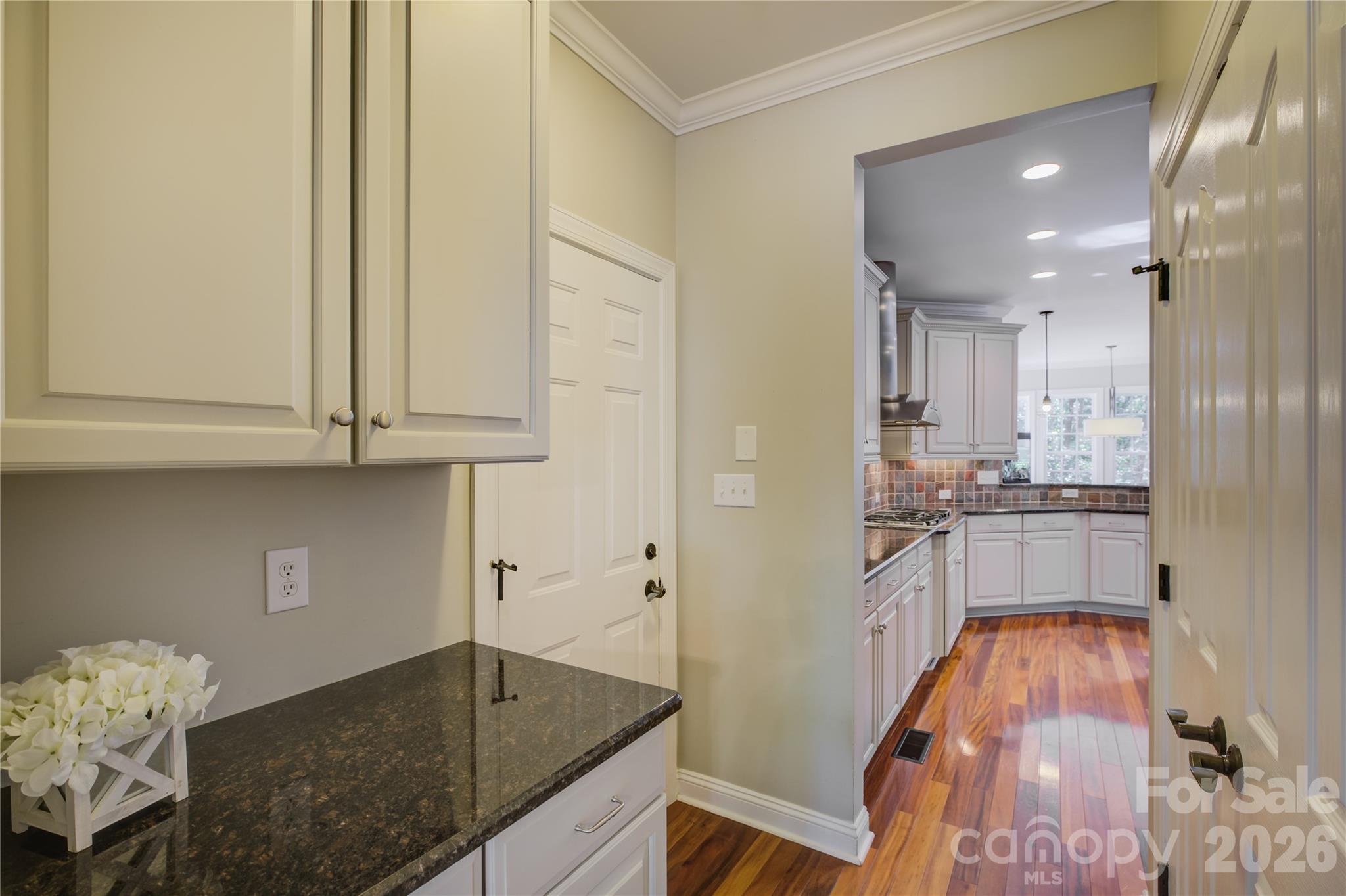 13700 Glen Abbey Drive Property Photo 8