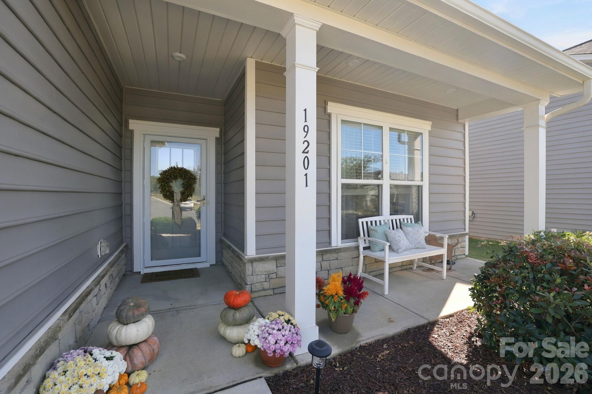 19201 Yellow Birch Drive Property Photo 2