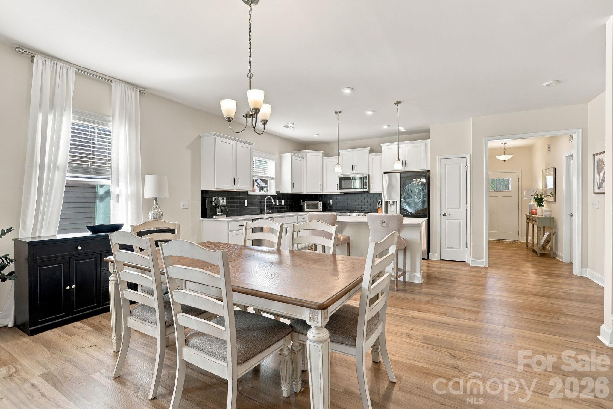 19201 Yellow Birch Drive Property Photo 4