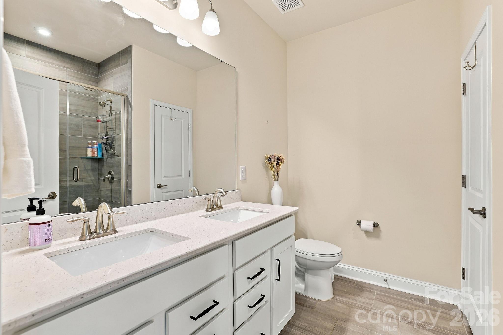 19201 Yellow Birch Drive Property Photo 10