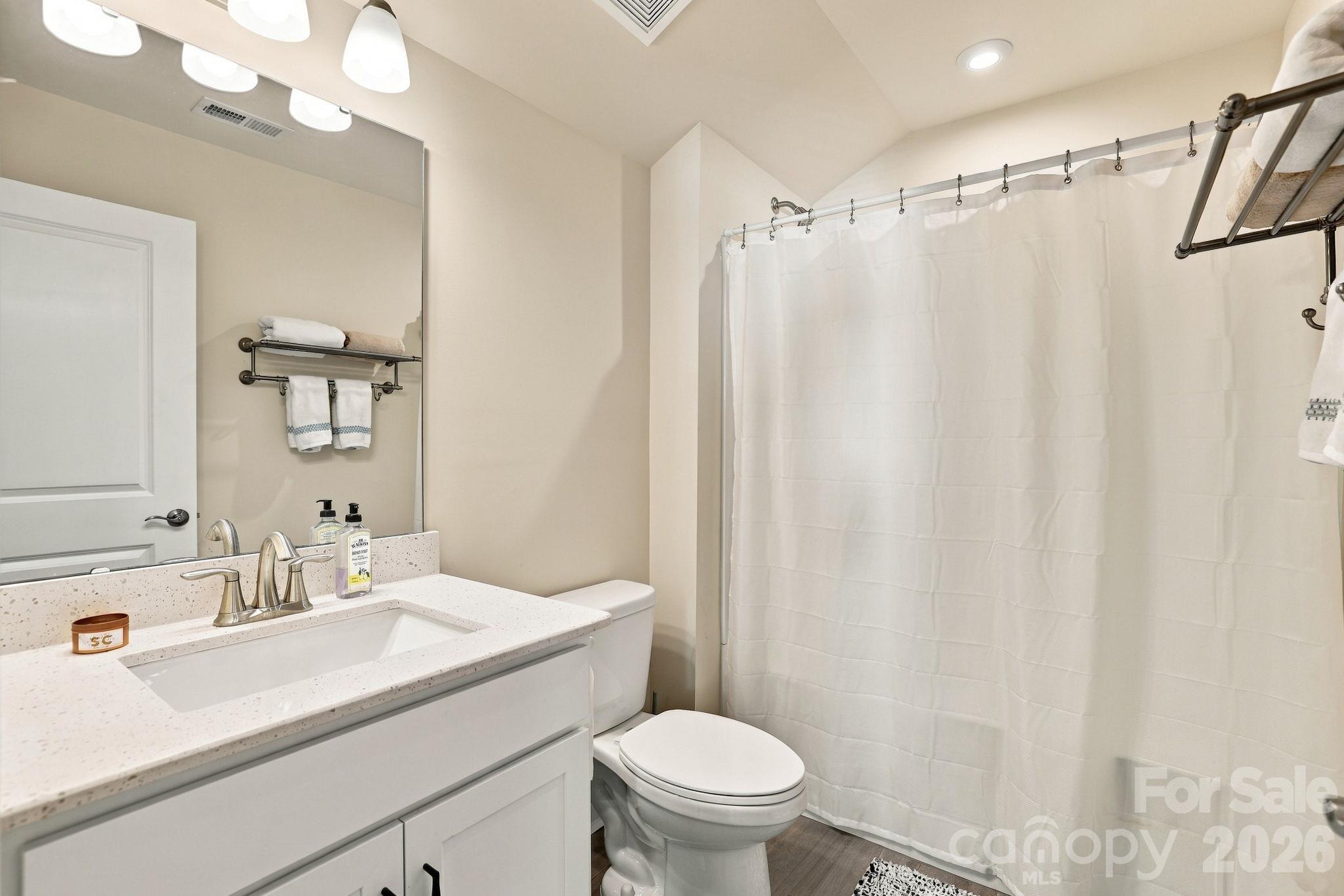 19201 Yellow Birch Drive Property Photo 15