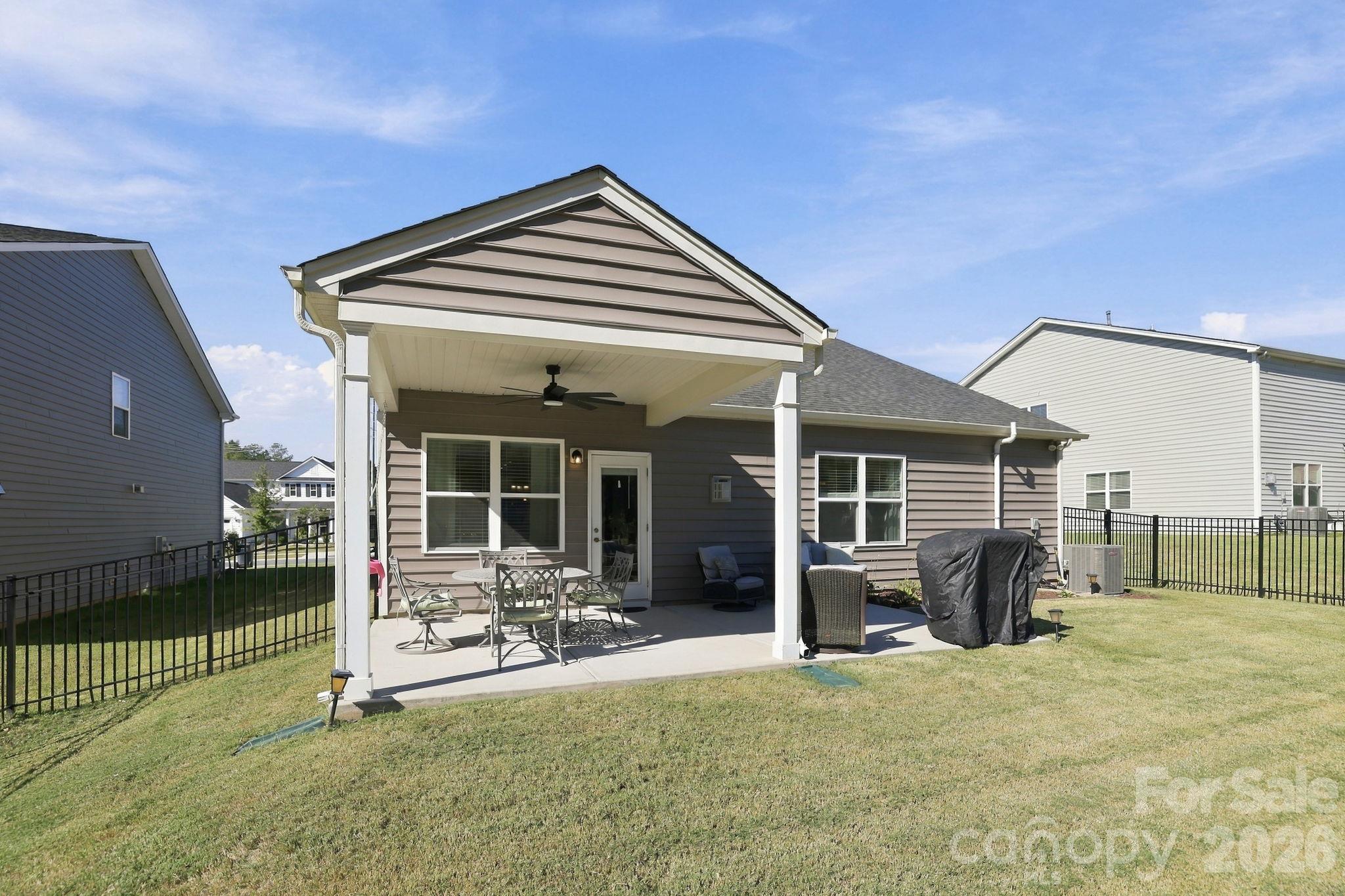 19201 Yellow Birch Drive Property Photo 17