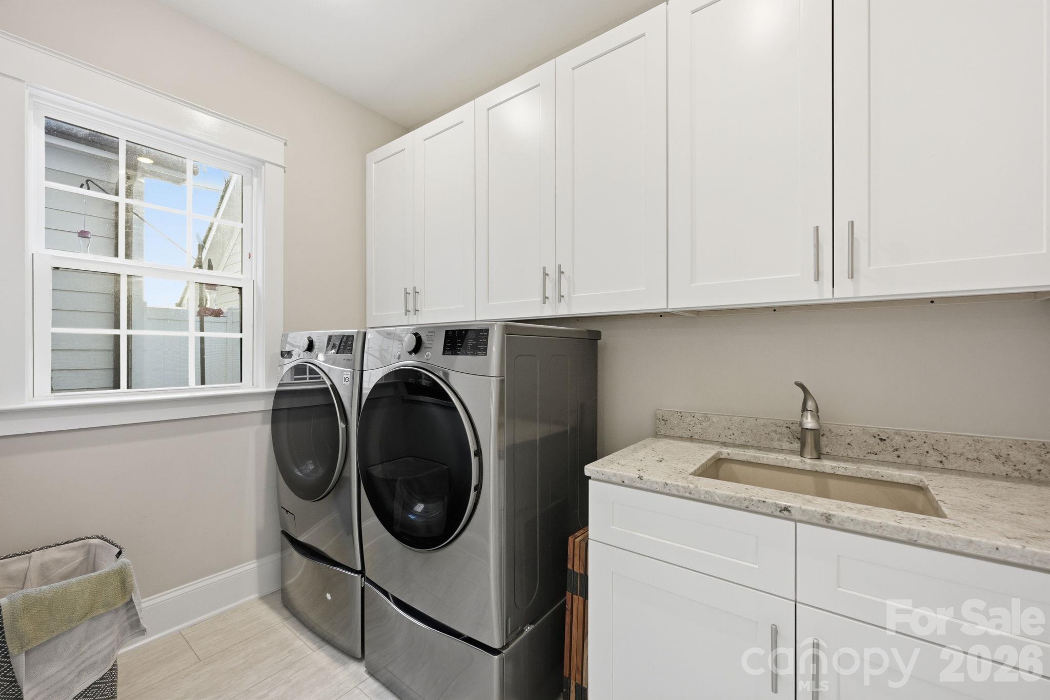 519 Griffith Village Lane Property Photo 6