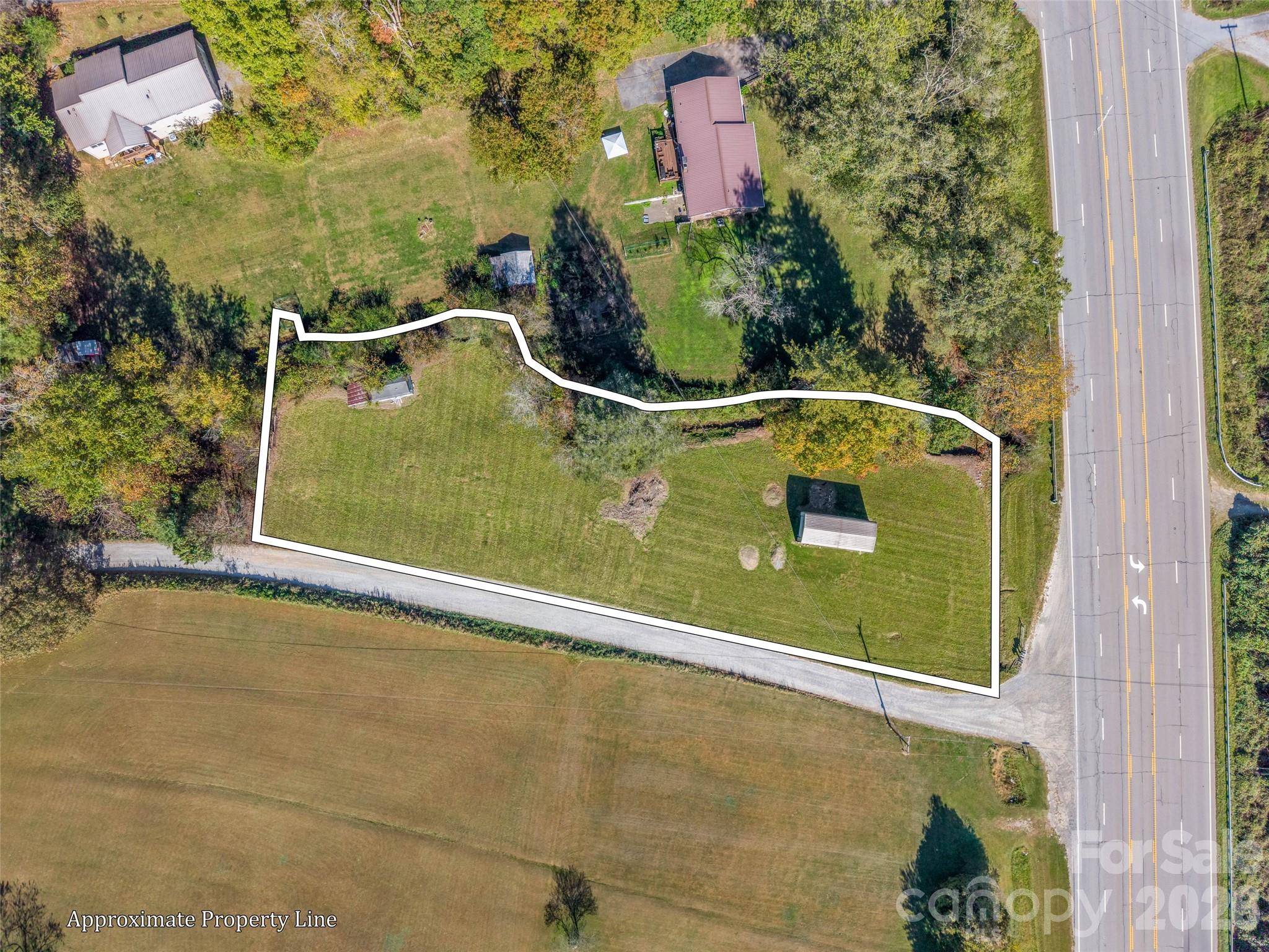 24 Snyder Lane Property Photo 5